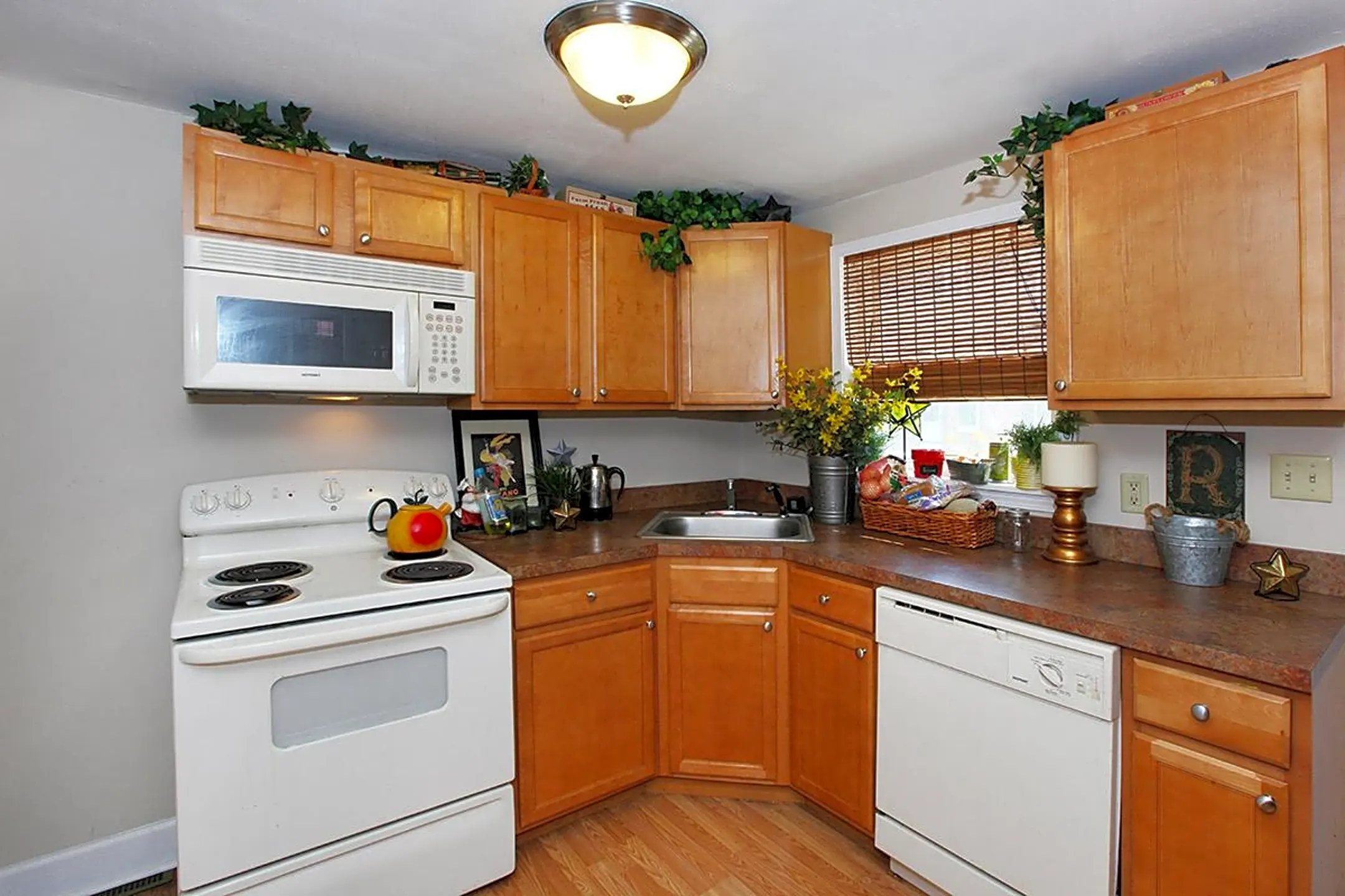 Crestwood Townhomes 21 Picotte Dr Albany, NY Apartments for Rent