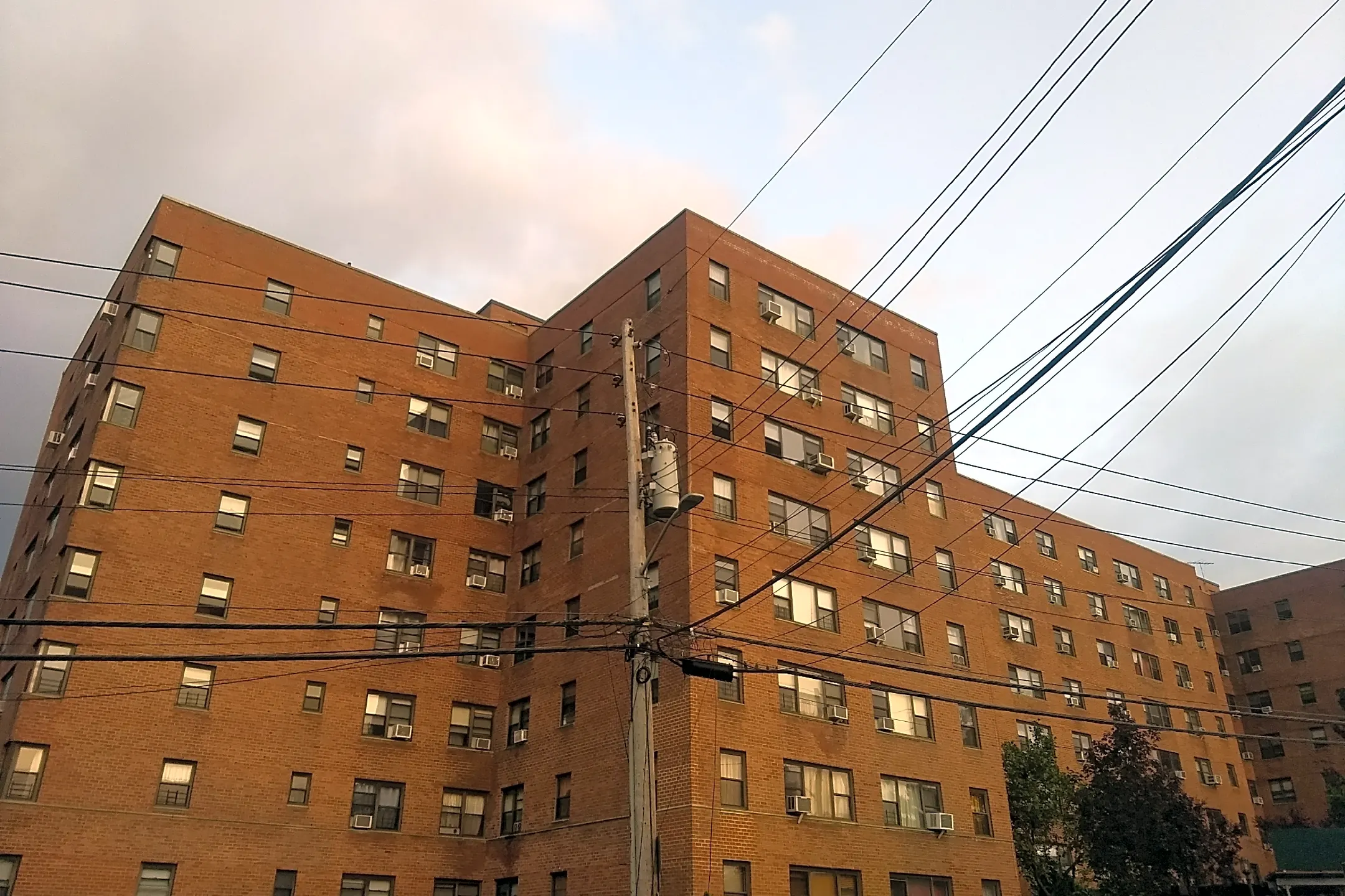 Pelham Hall - 300 Pelham Rd | New Rochelle, NY Apartments for Rent | Rent.