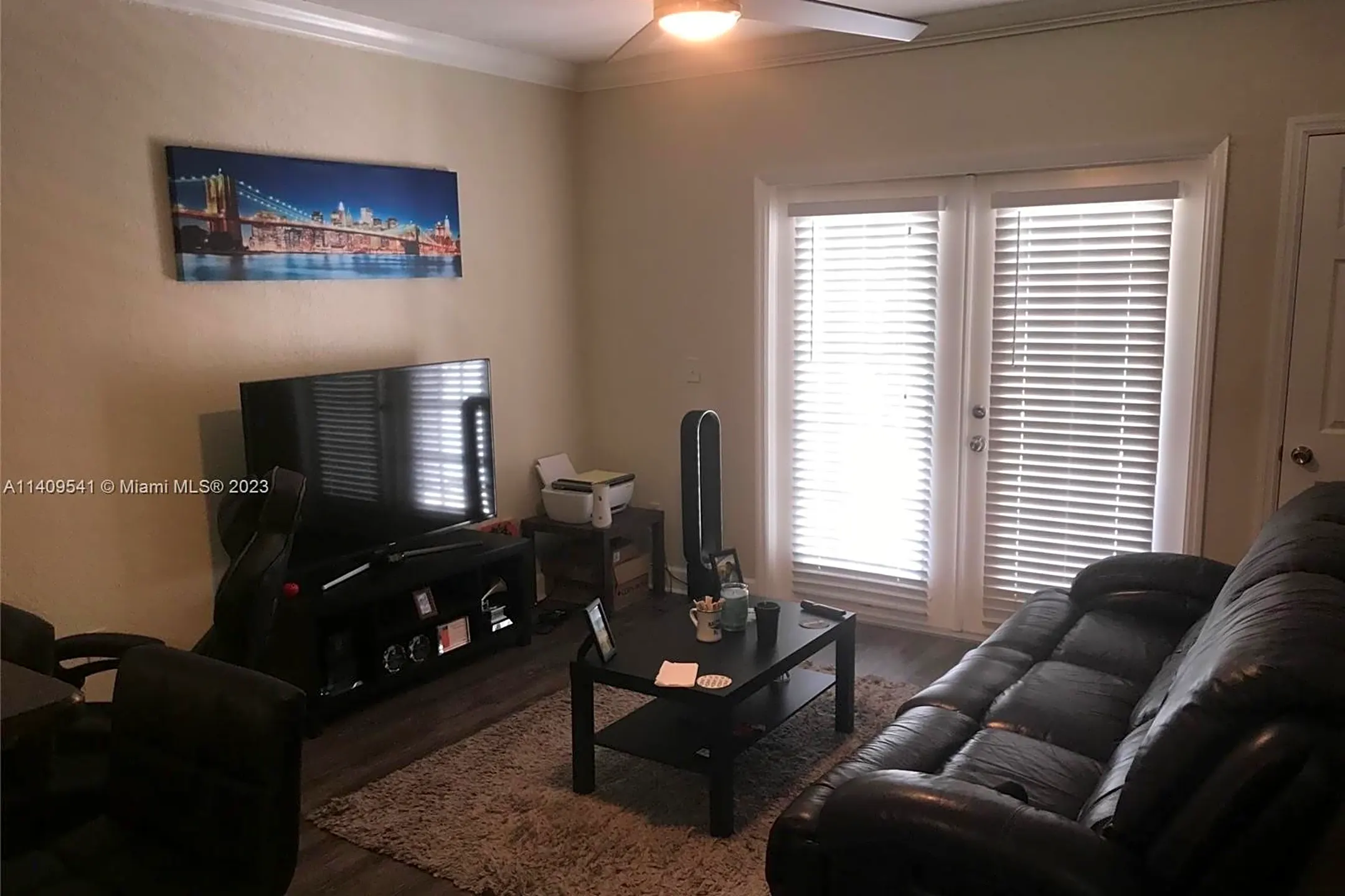 Living Room - 304 E South St #2026 - Orlando, FL