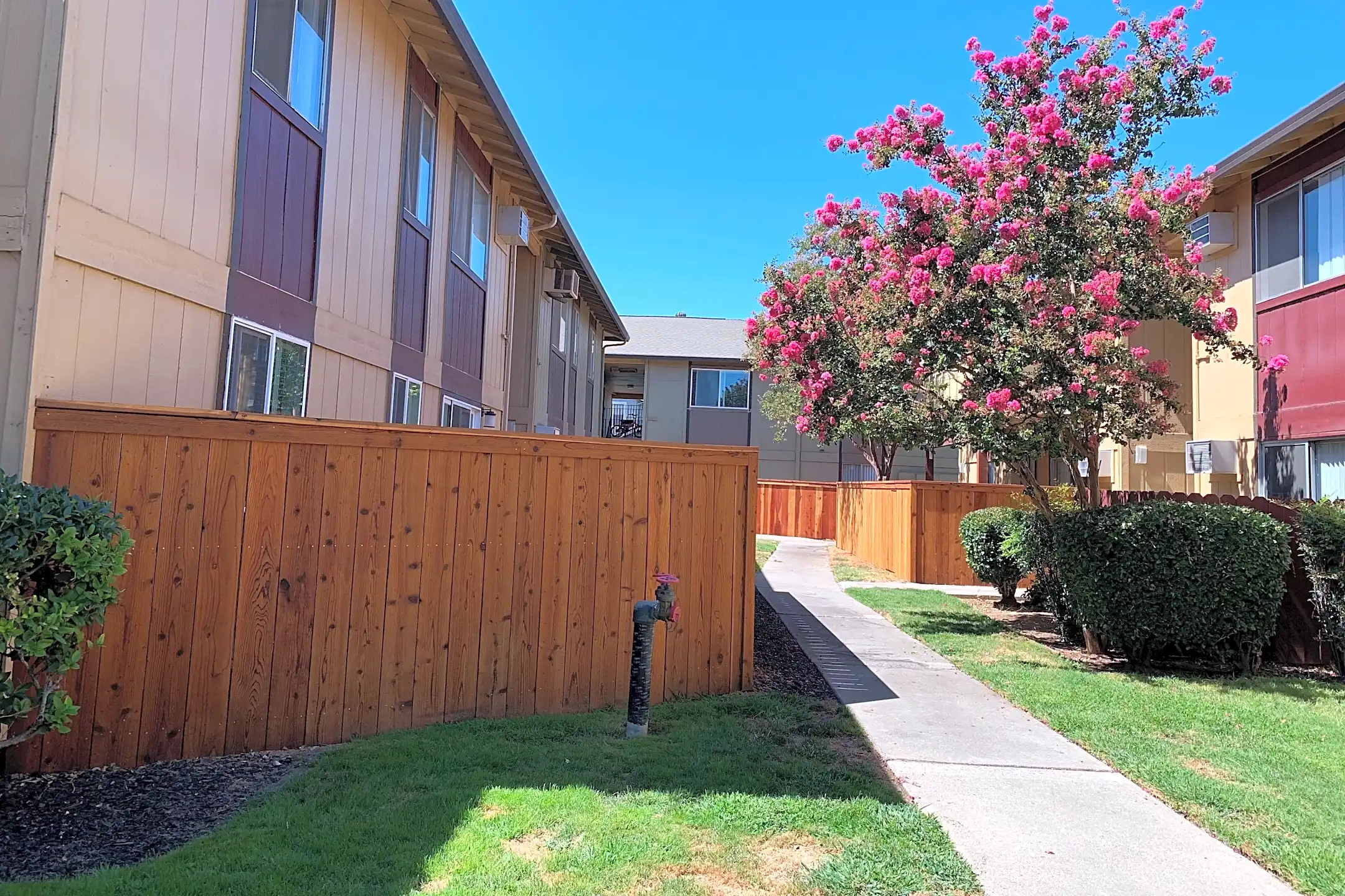 Driftwood Apartments 950 W Grant Line Rd Tracy, CA Apartments for