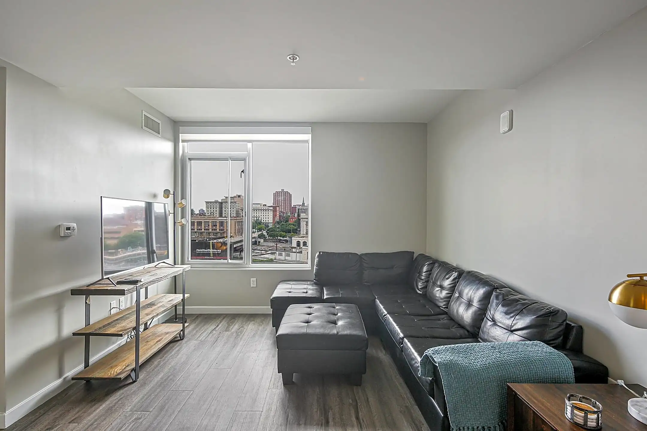 Nelson Kohl Apartment 20 E Lanvale St Baltimore, MD Apartments for