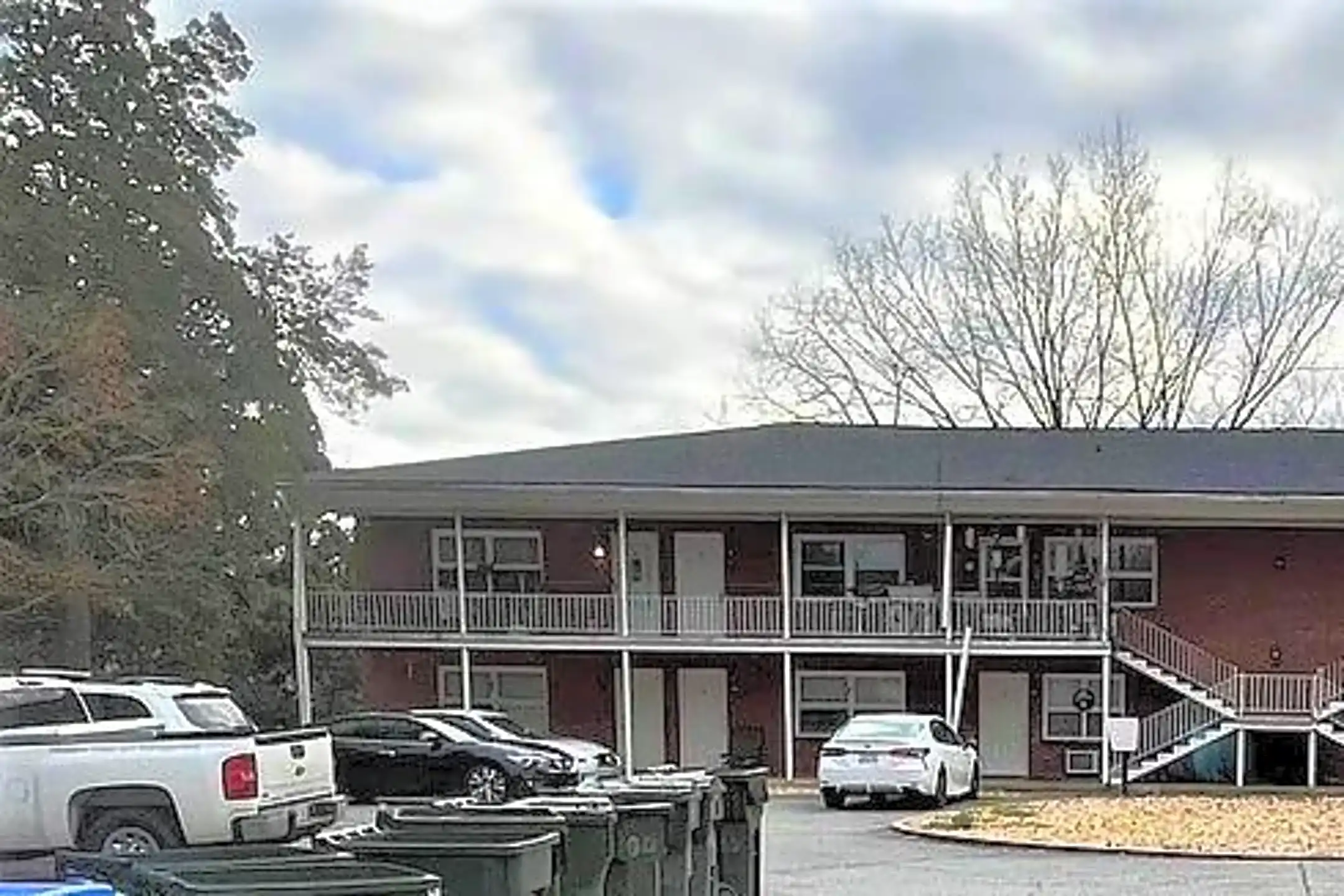 181 W Court St Apartments Rutherfordton, NC 28139
