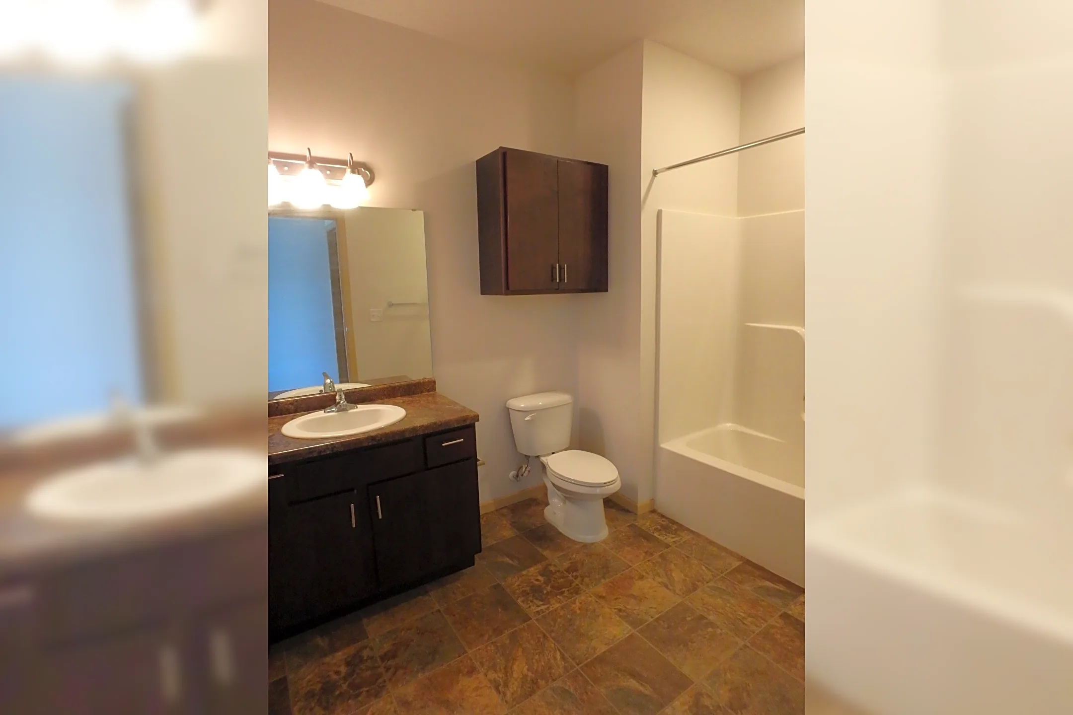 Bathroom - The Cascades Apartments - Fargo, ND