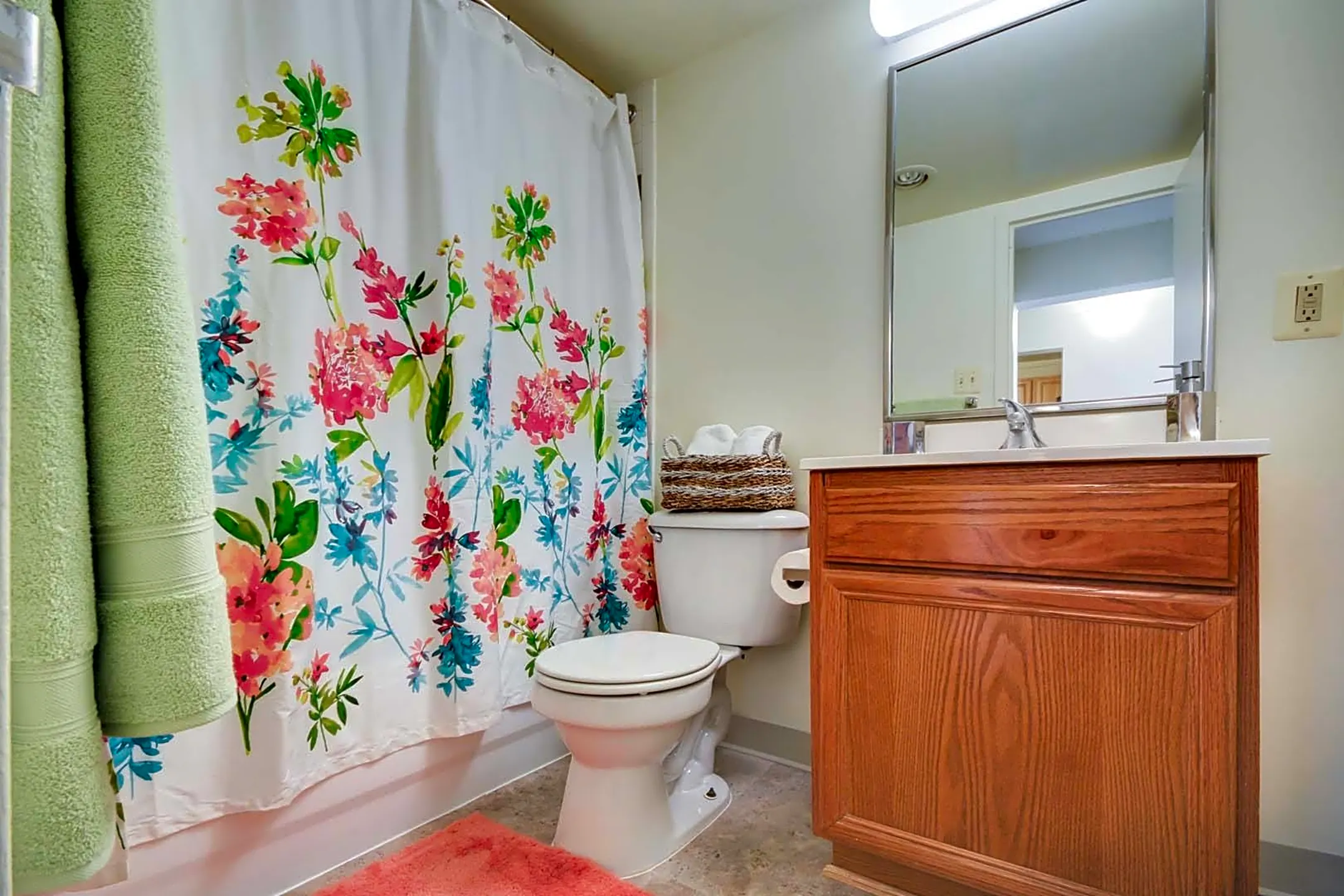 Bathroom - Edgewood 611 & Gardens - Washington, DC