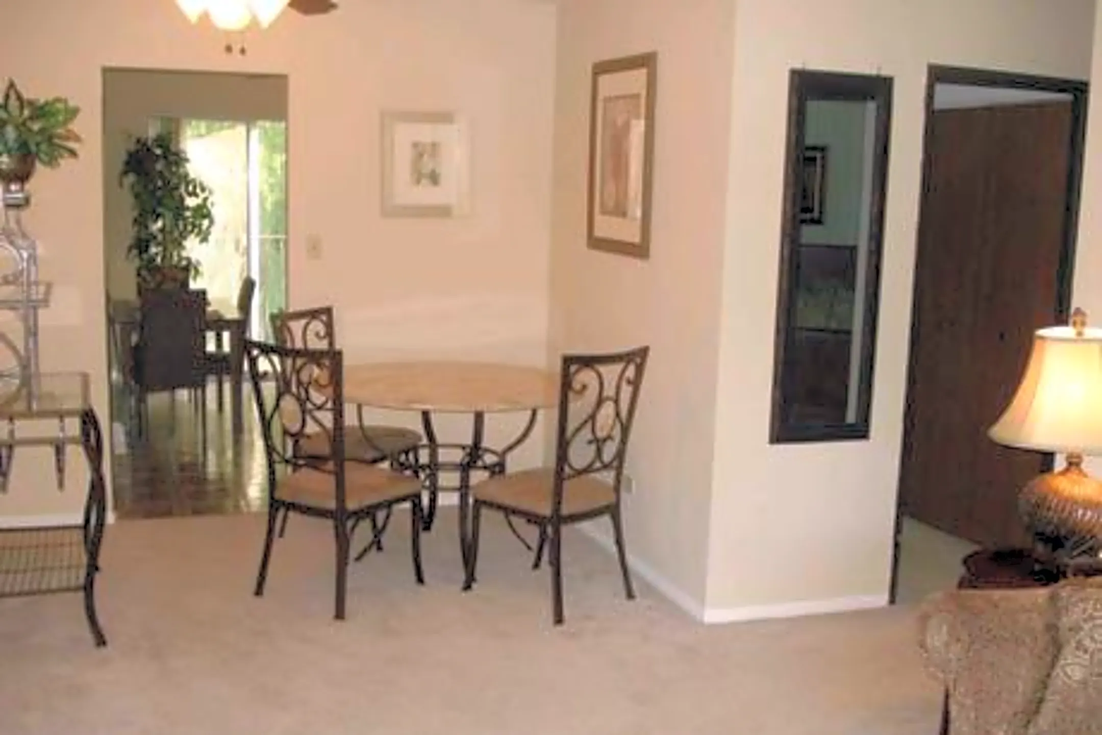 Hunt Club Apartments 751 S Wolf Rd. Wheeling, IL Apartments for