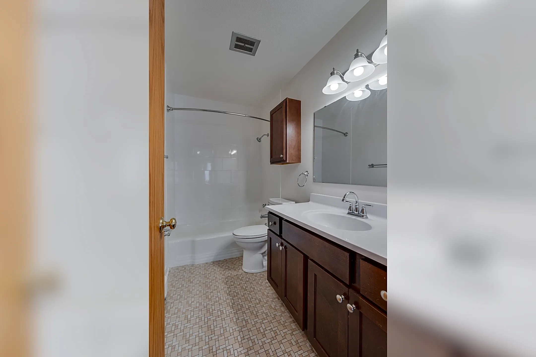 Bathroom - Grand Place , 1729 - Saint Paul, MN