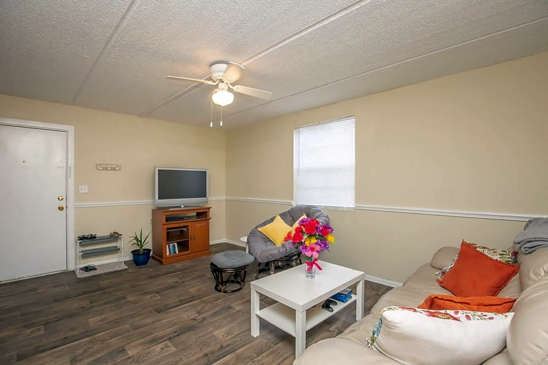 Riverview Apartments 301 Caravan Cir Jacksonville, FL Apartments