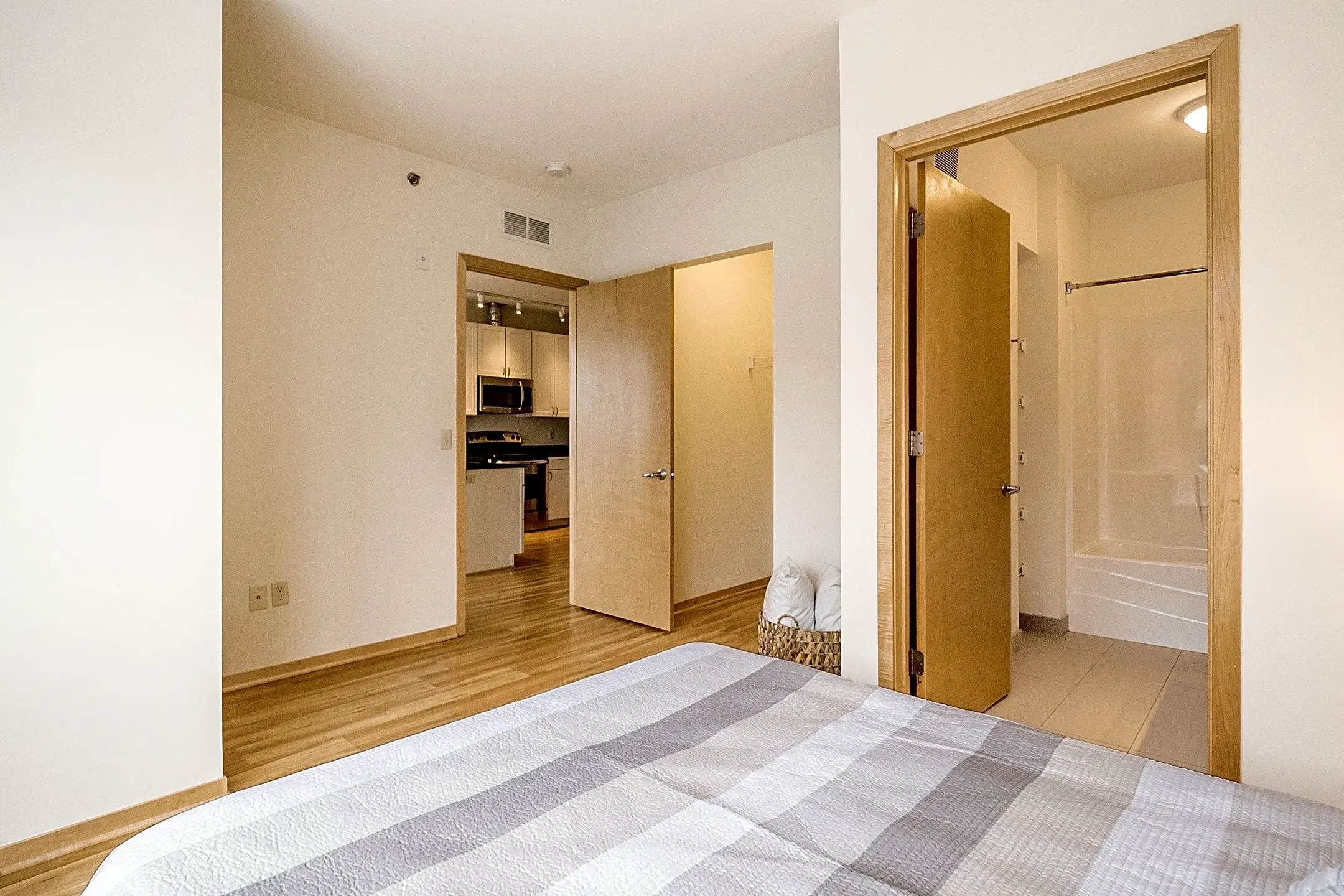 7 West Apartments Minneapolis, MN 55454