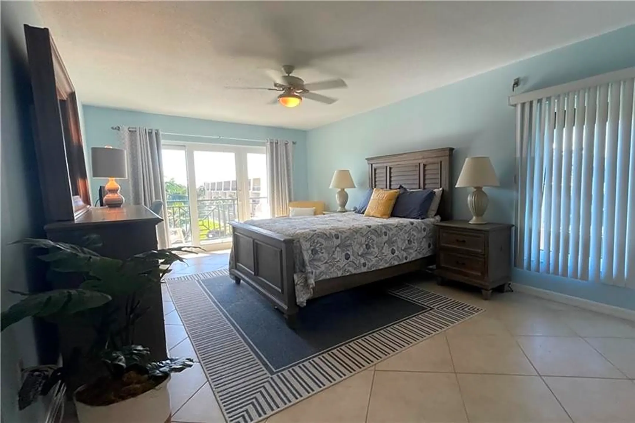 Bedroom - 3939 Ocean Dr #407B - Vero Beach, FL