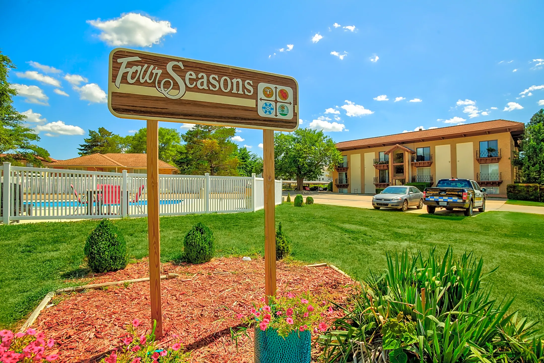 Four Seasons Apartments Emporia KS 66801   F8c6511db96a92665313c5c49a6ab257