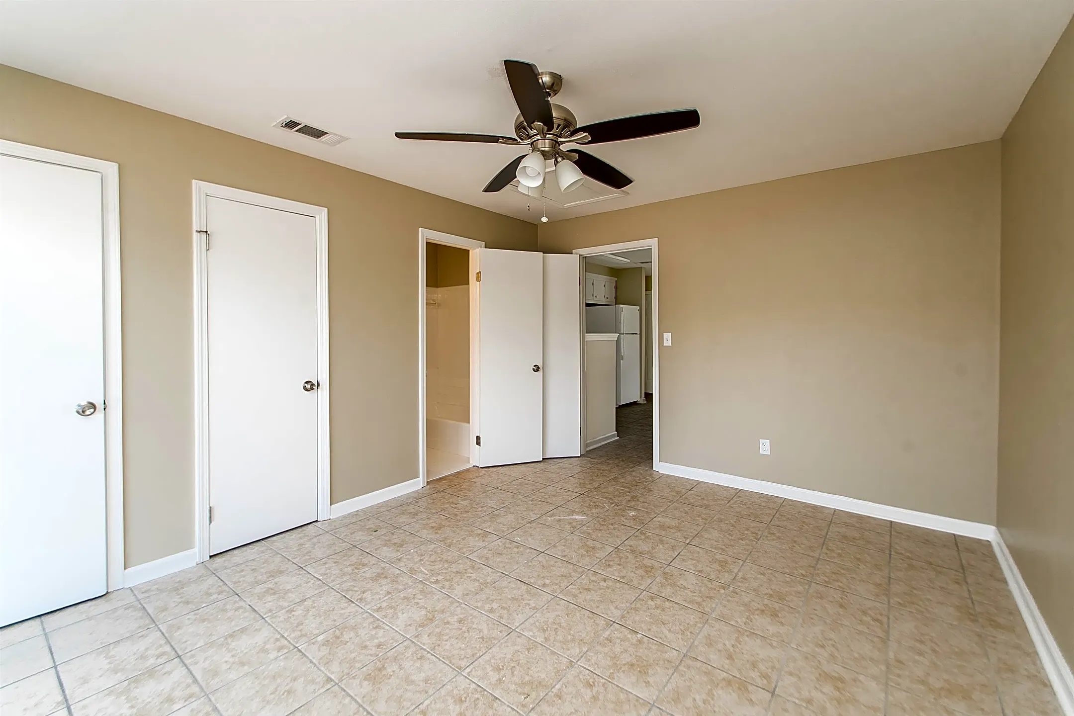 14207 W Club Deluxe Rd Apartments Hammond, LA 70403