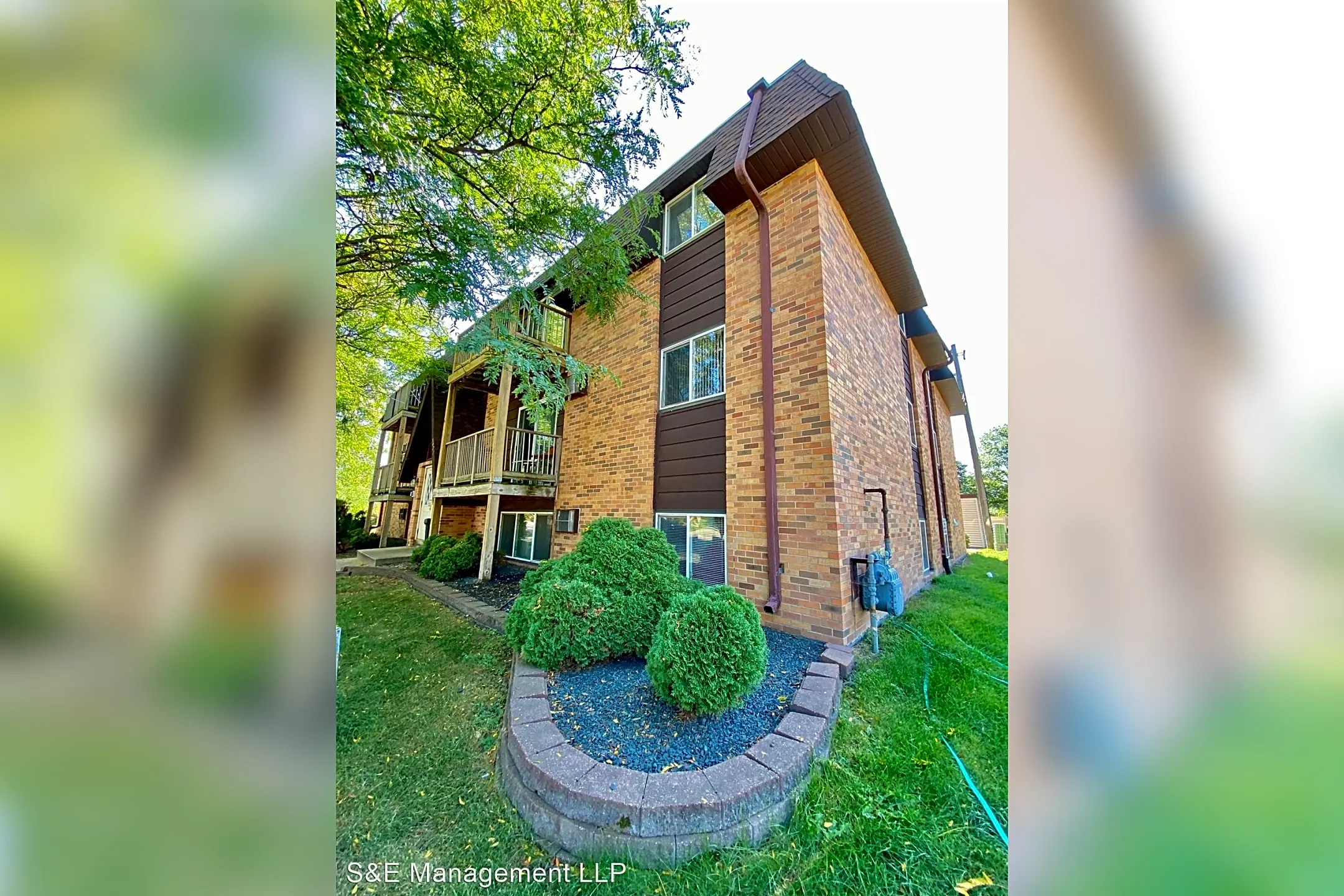 3927 W Broadway Apartments - Robbinsdale, MN 55422