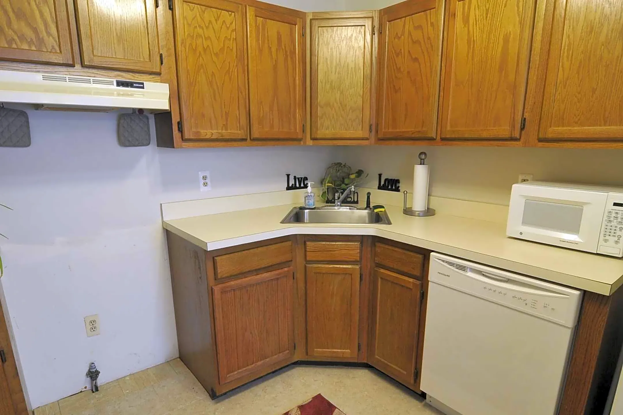 Peachtree Village 401 Peachtree Vlg Hackettstown, NJ Apartments for