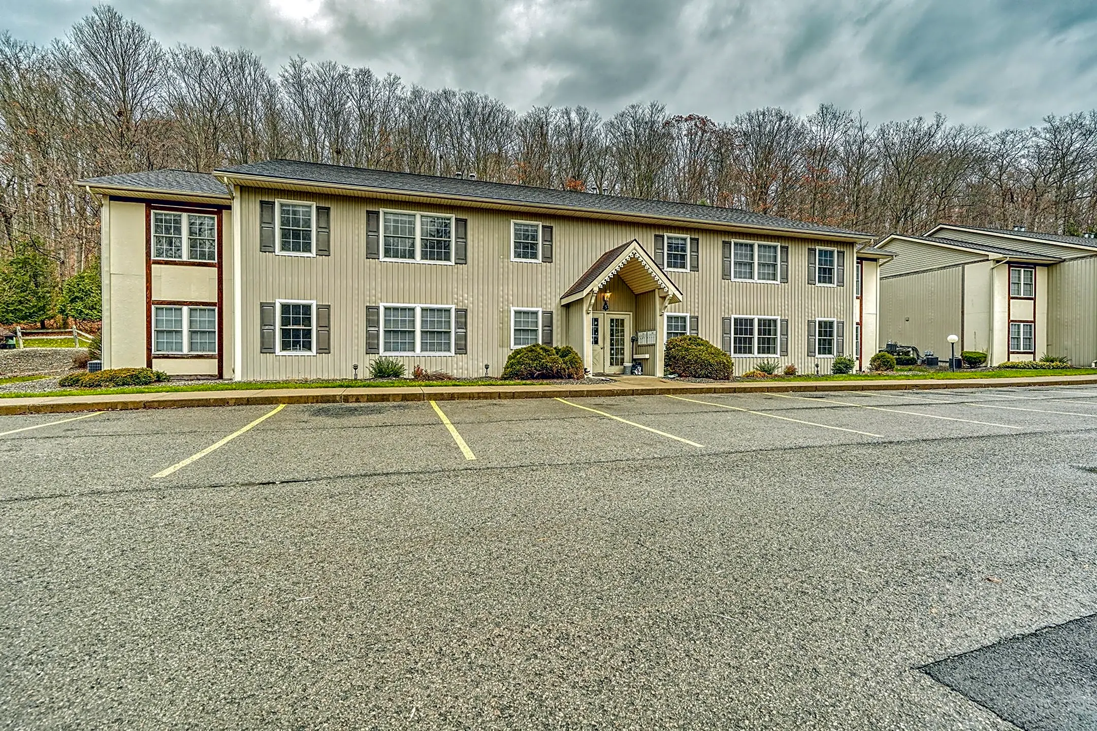 Swiss Chalet Apartments - Palmyra, NY 14522