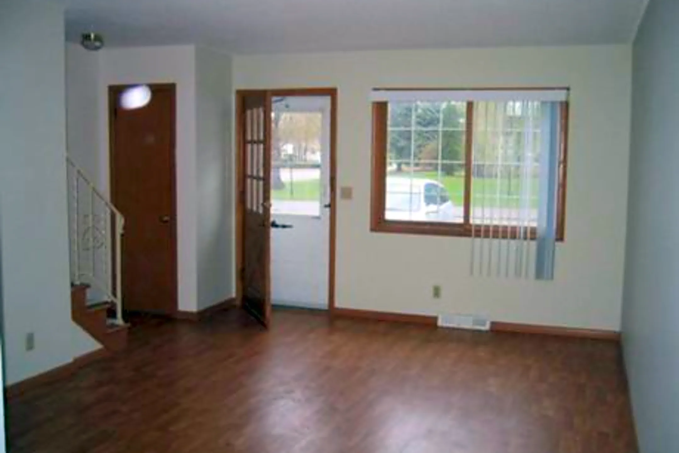 Penn Village Townhomes 2105 W 90th St Minneapolis, MN Apartments