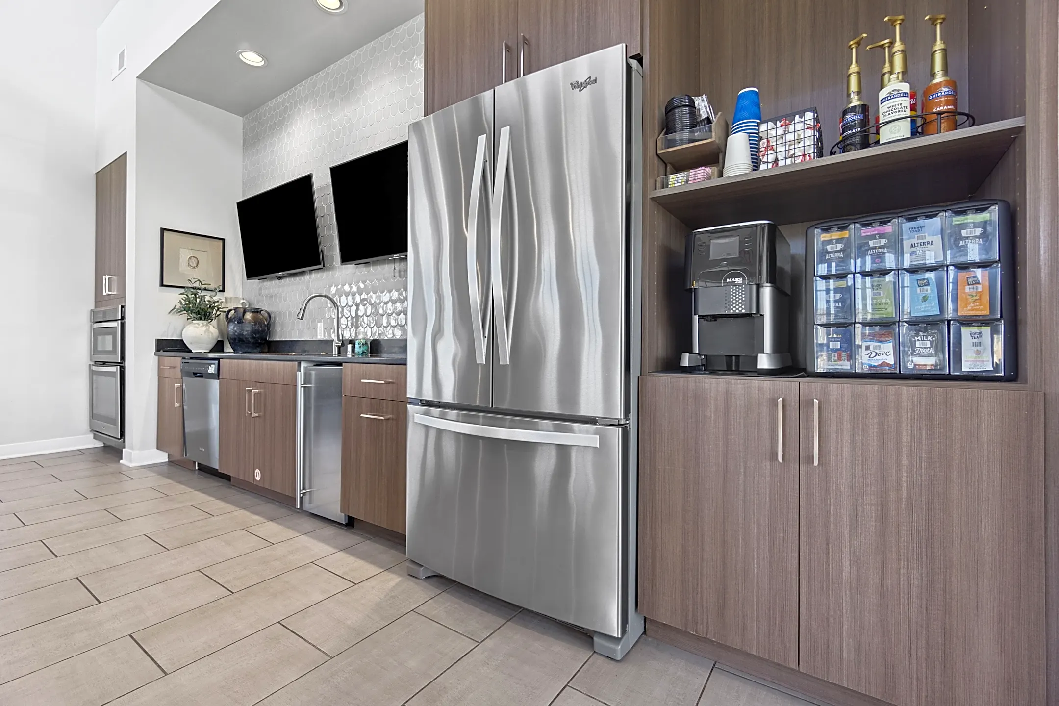 Drexel Ridge Apartments Oak Creek, WI 53154