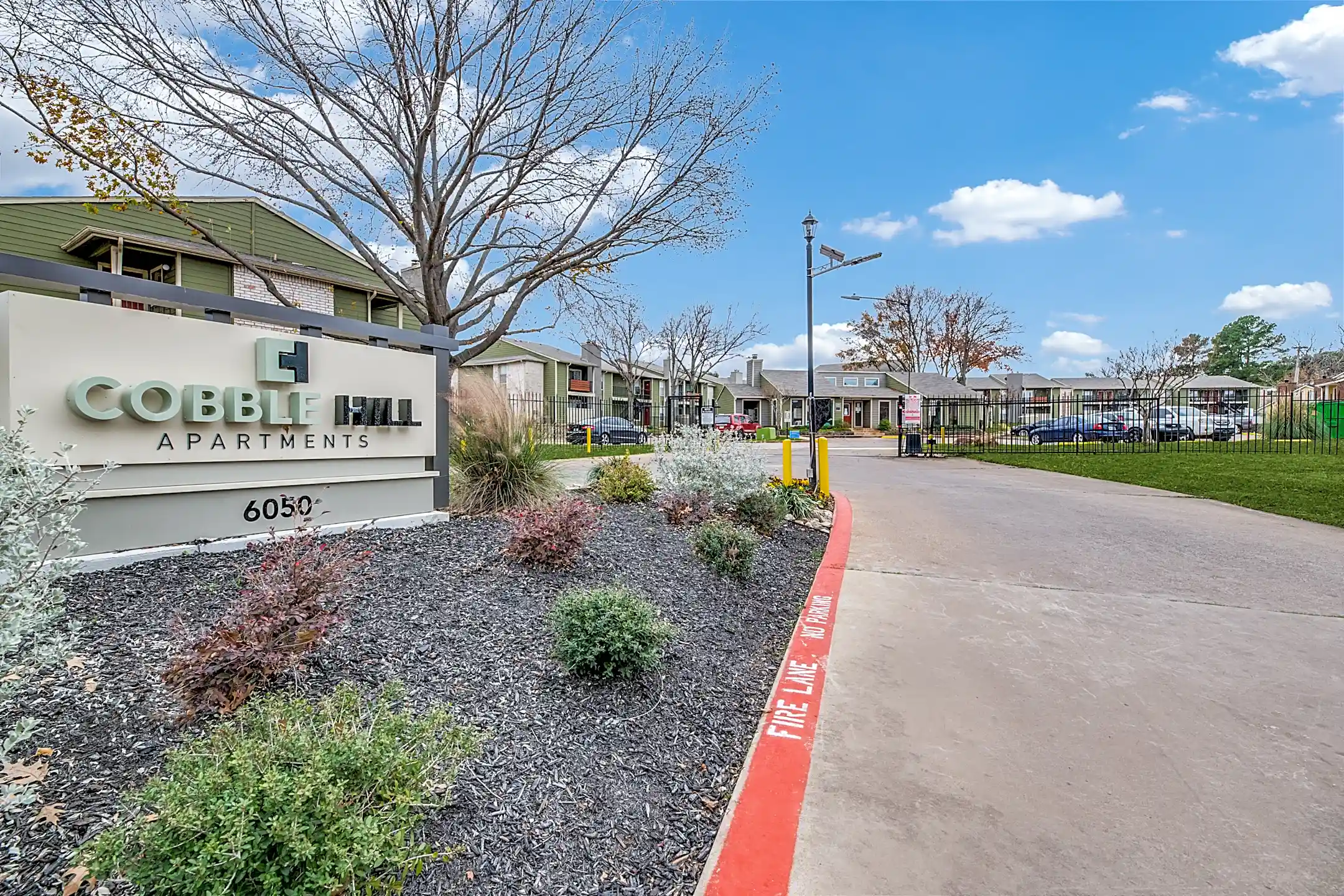 Cobble Hill 6050 Oakland Hills Dr Fort Worth, TX Apartments for