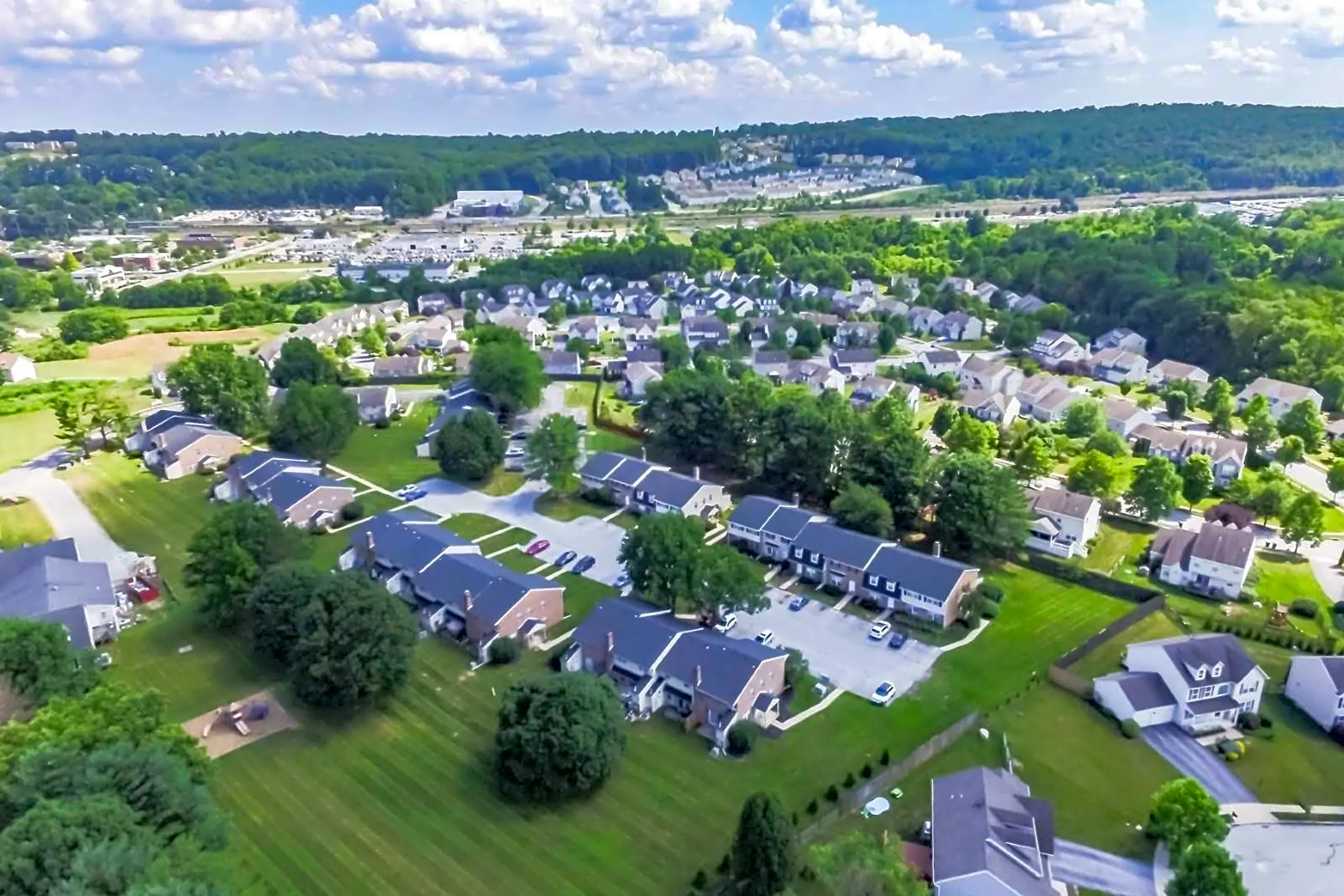 Building - The Fairways Apartments & Townhomes - Thorndale, PA