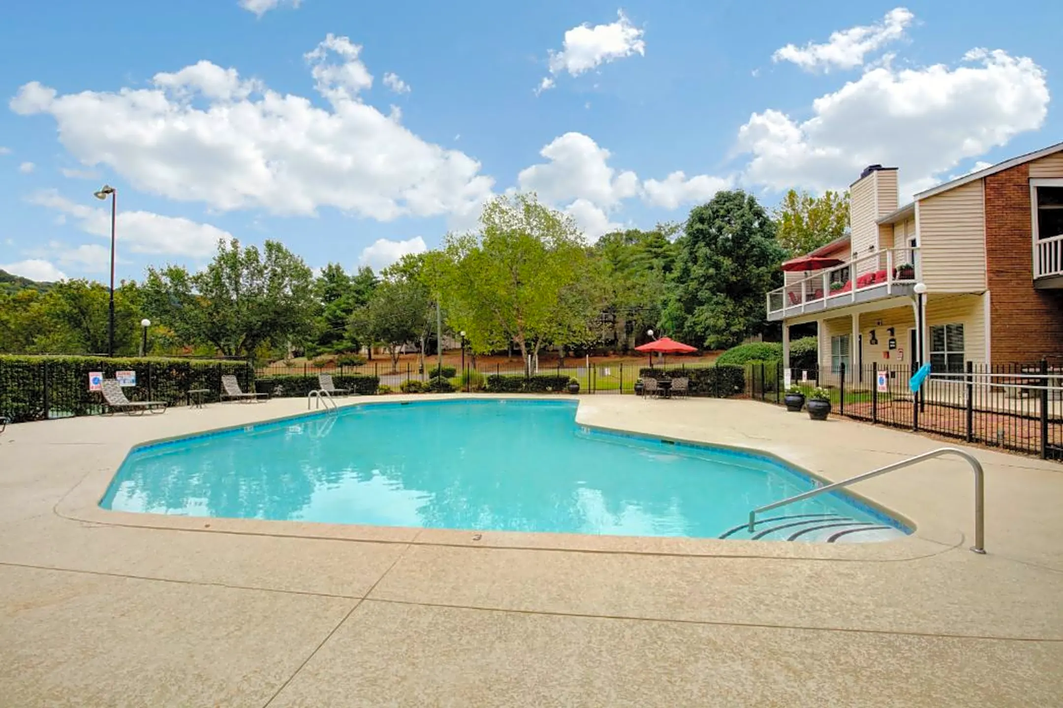 Landmark at Lyncrest Reserve Apartment Homes - Nashville, TN 37209