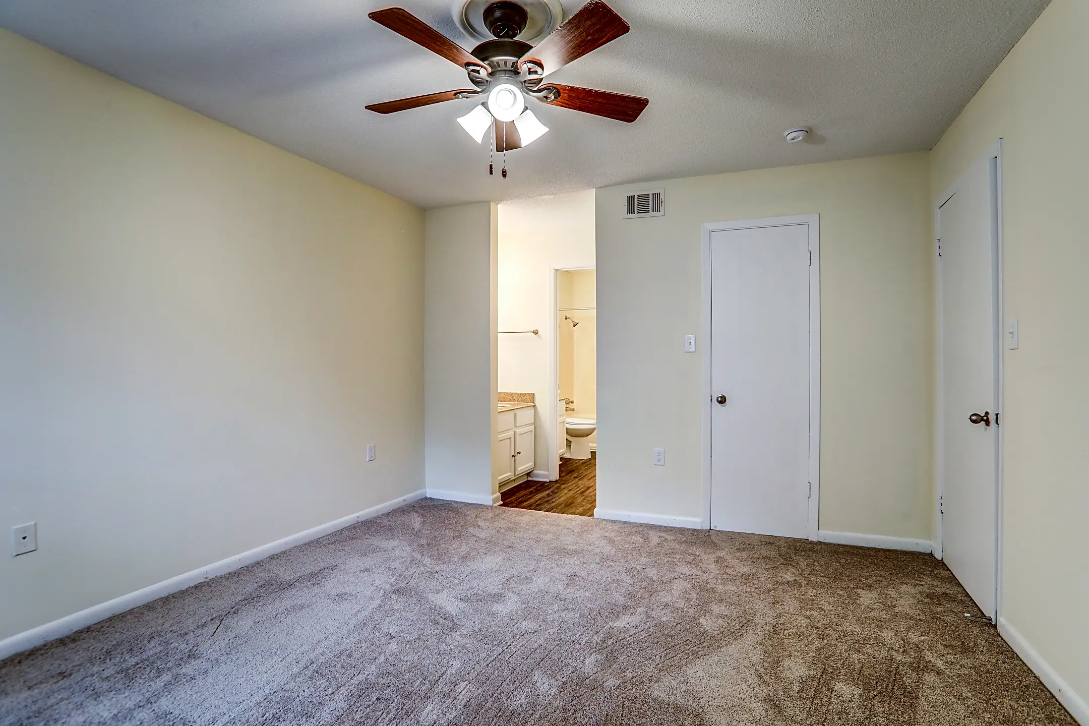 The Lexington Apartment Homes 3225 W 4th St Hattiesburg, MS