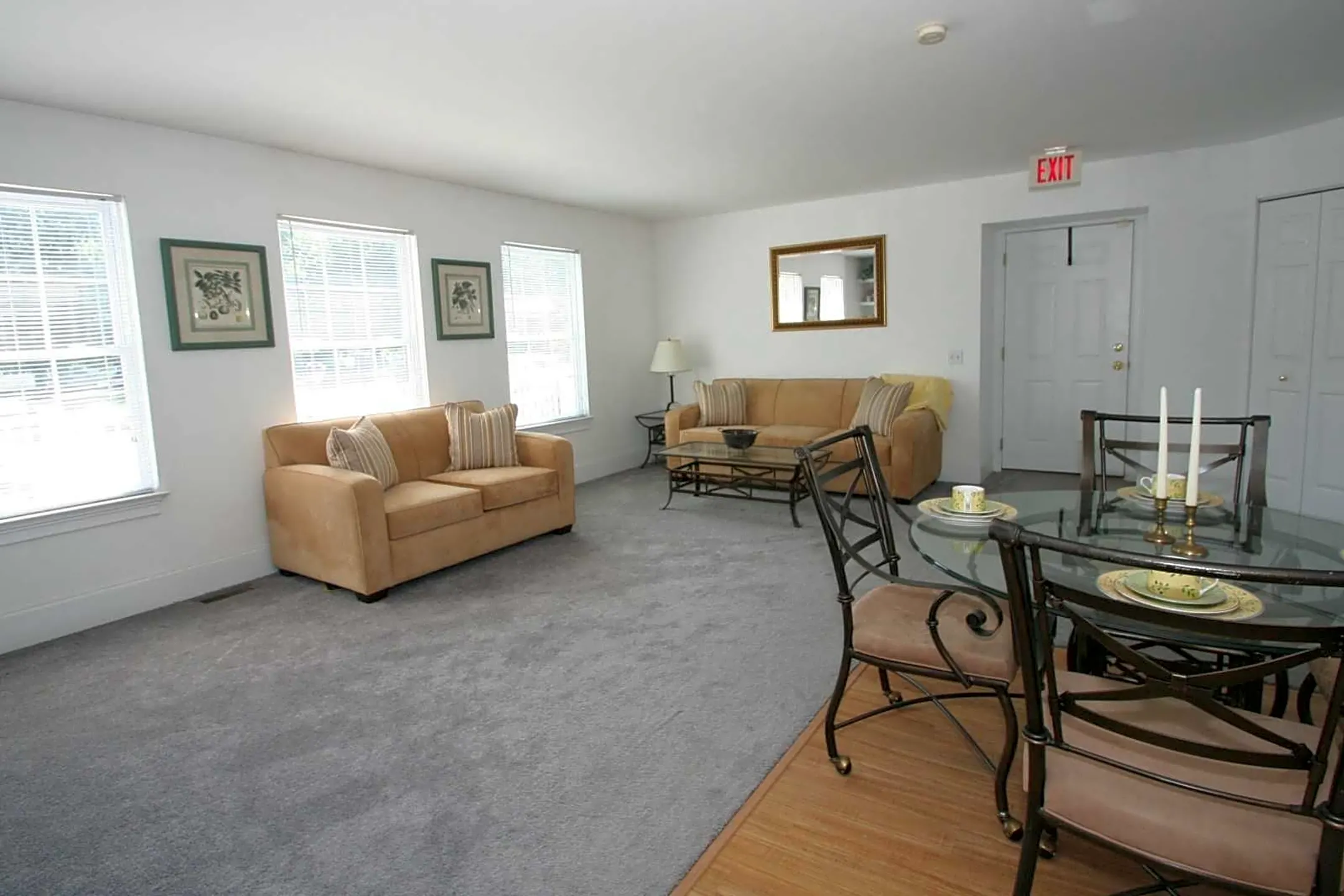 Living Room - The Fairways Apartments & Townhomes - Thorndale, PA