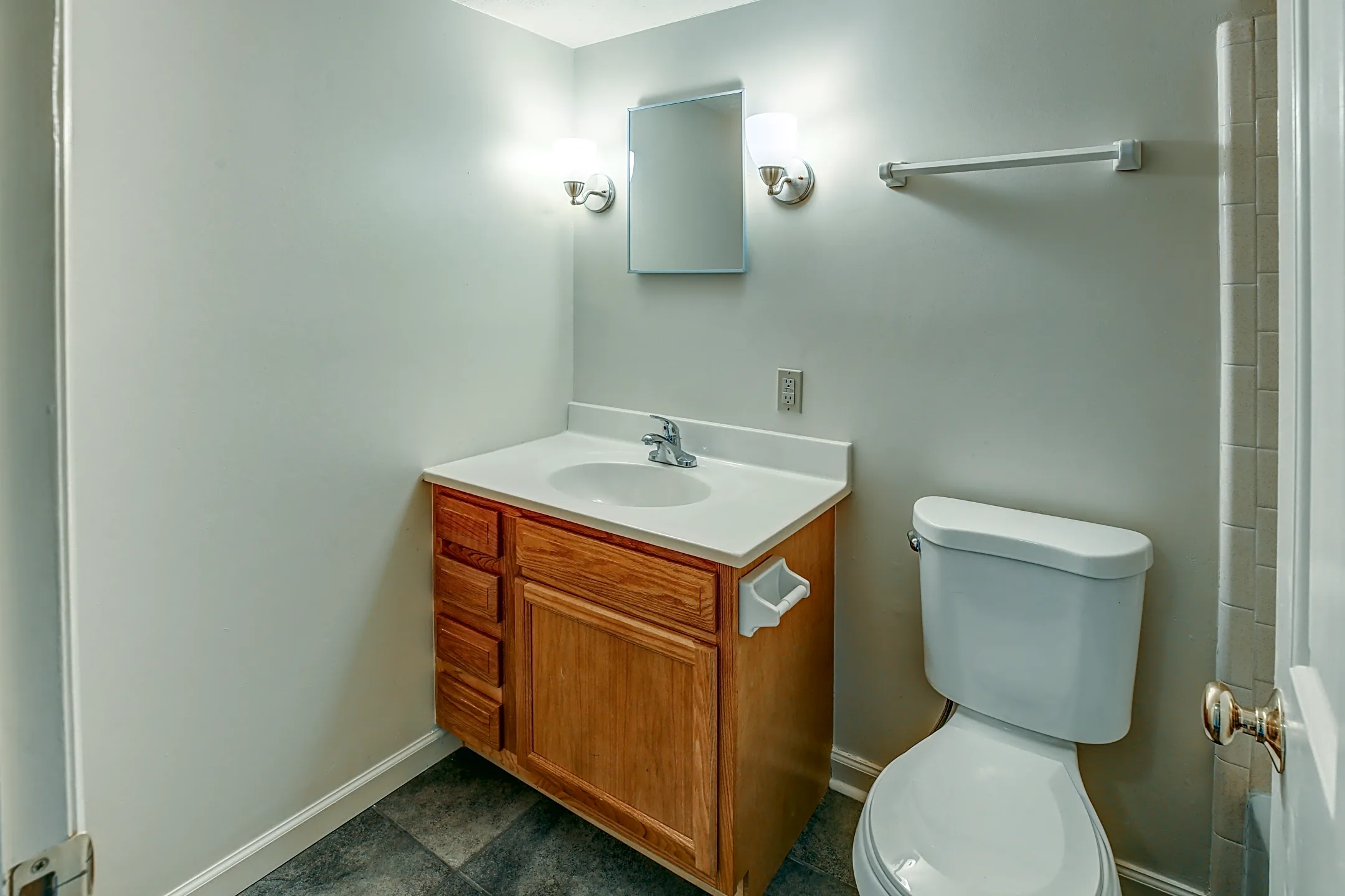 Bathroom - Ridgewood Homes - Fort Thomas, KY