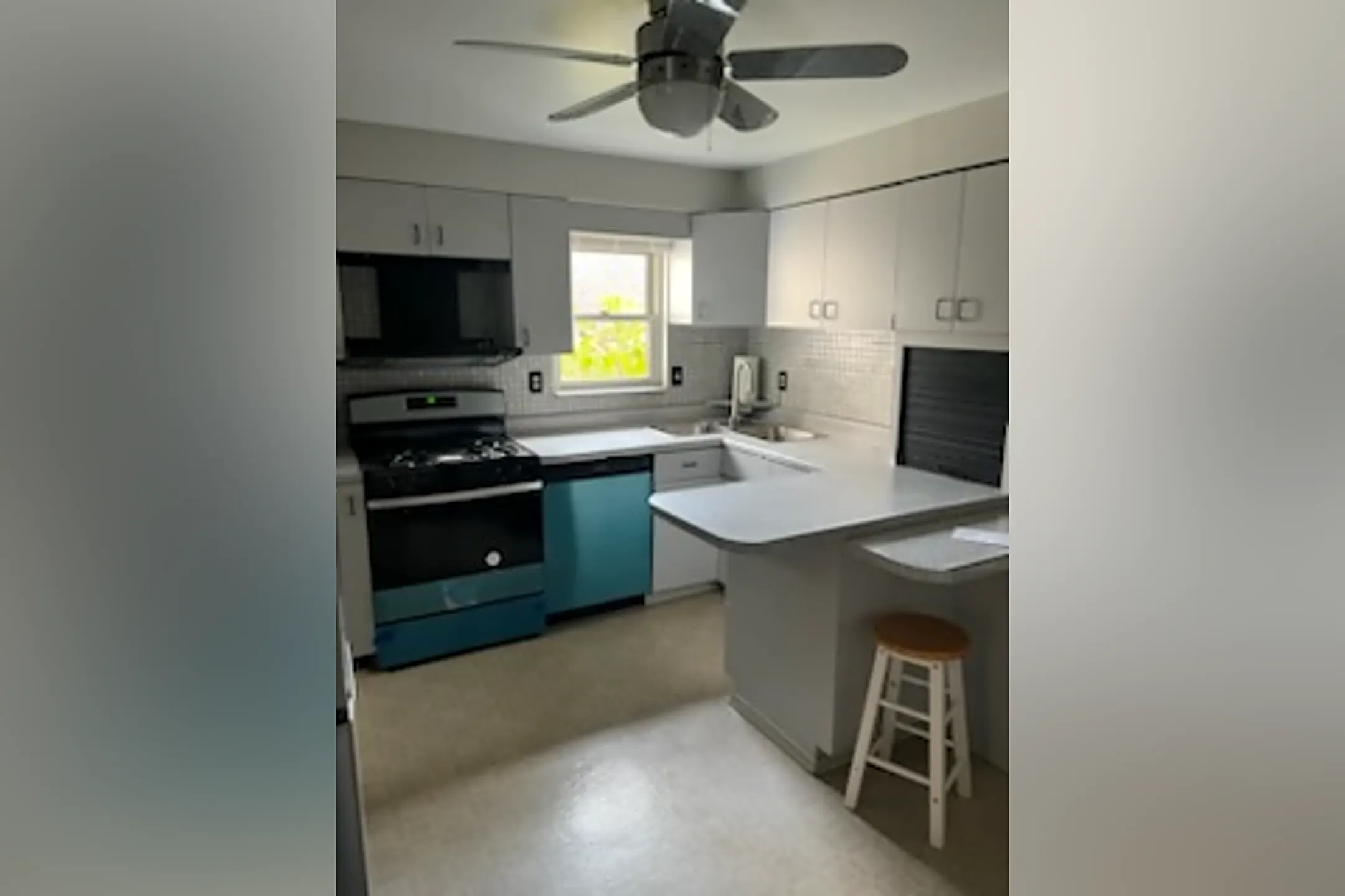 Kitchen - 272 Cedar St - Pittsburgh, PA