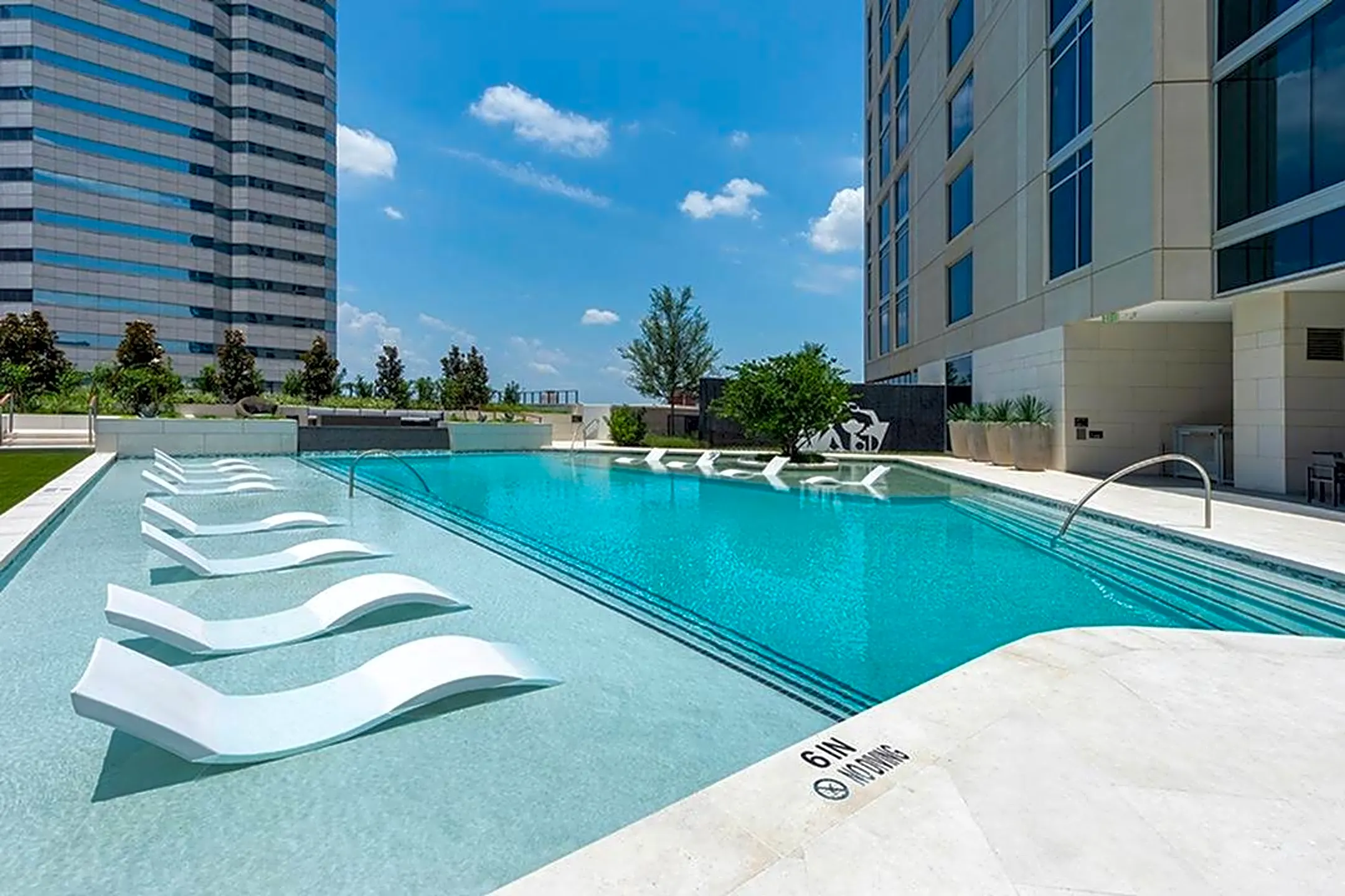 Brava Apartments - Houston, TX 77002