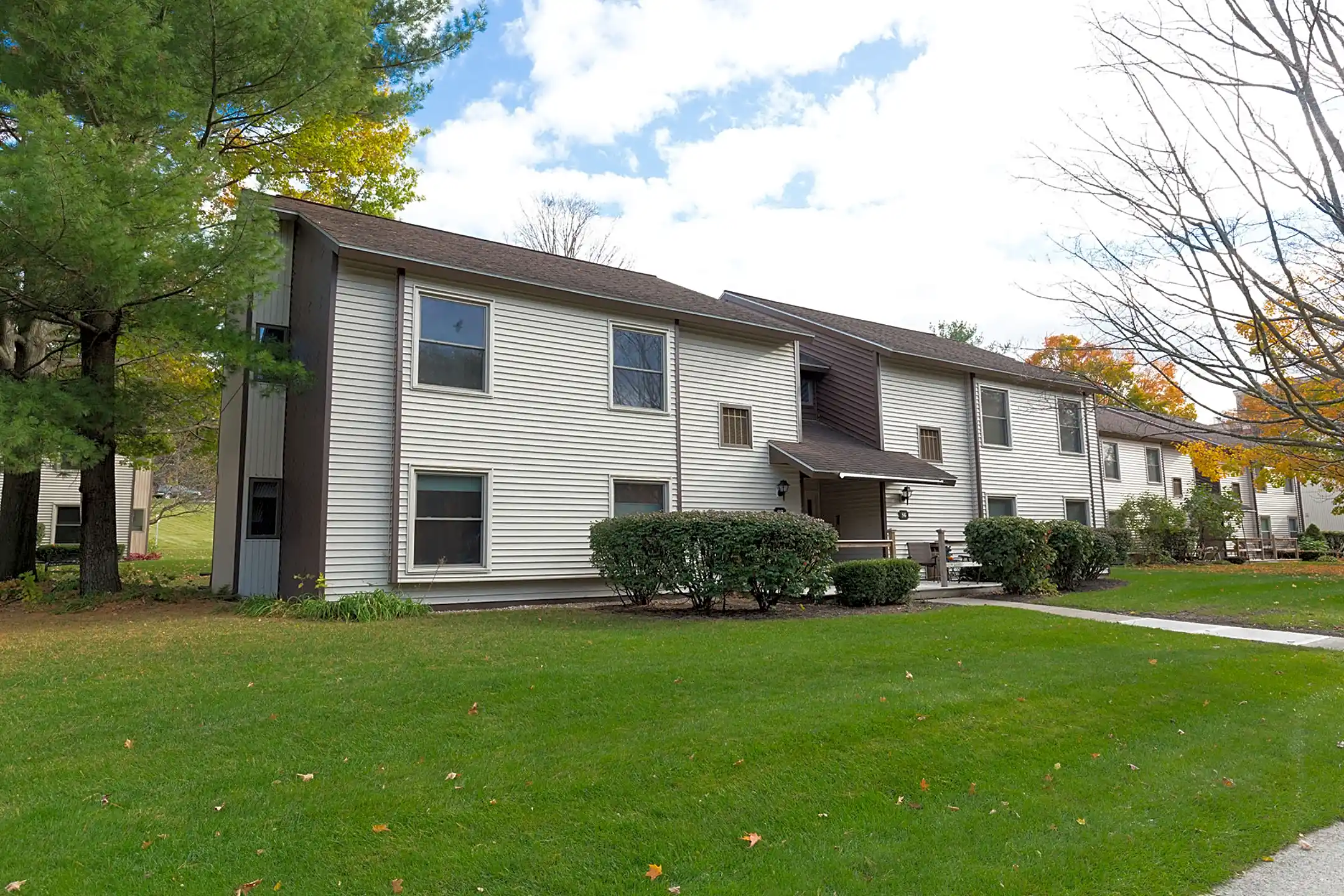 Spring Valley Apartments Saratoga Springs, NY 12866
