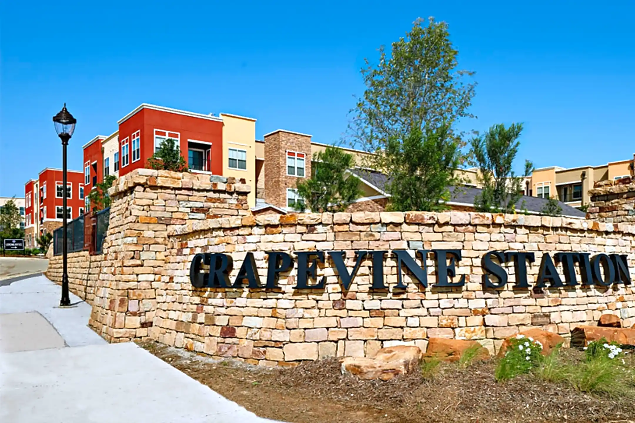 Grapevine Station Apartments & Cottages 1022 Texan Trl Grapevine