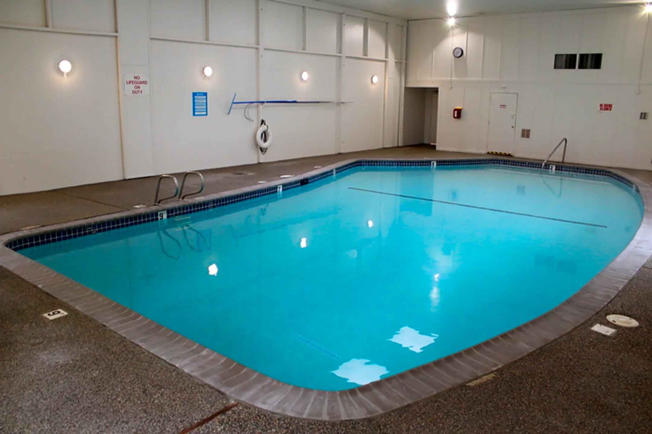 9050 SW Washington Square Rd Apartments Tigard, OR 97223