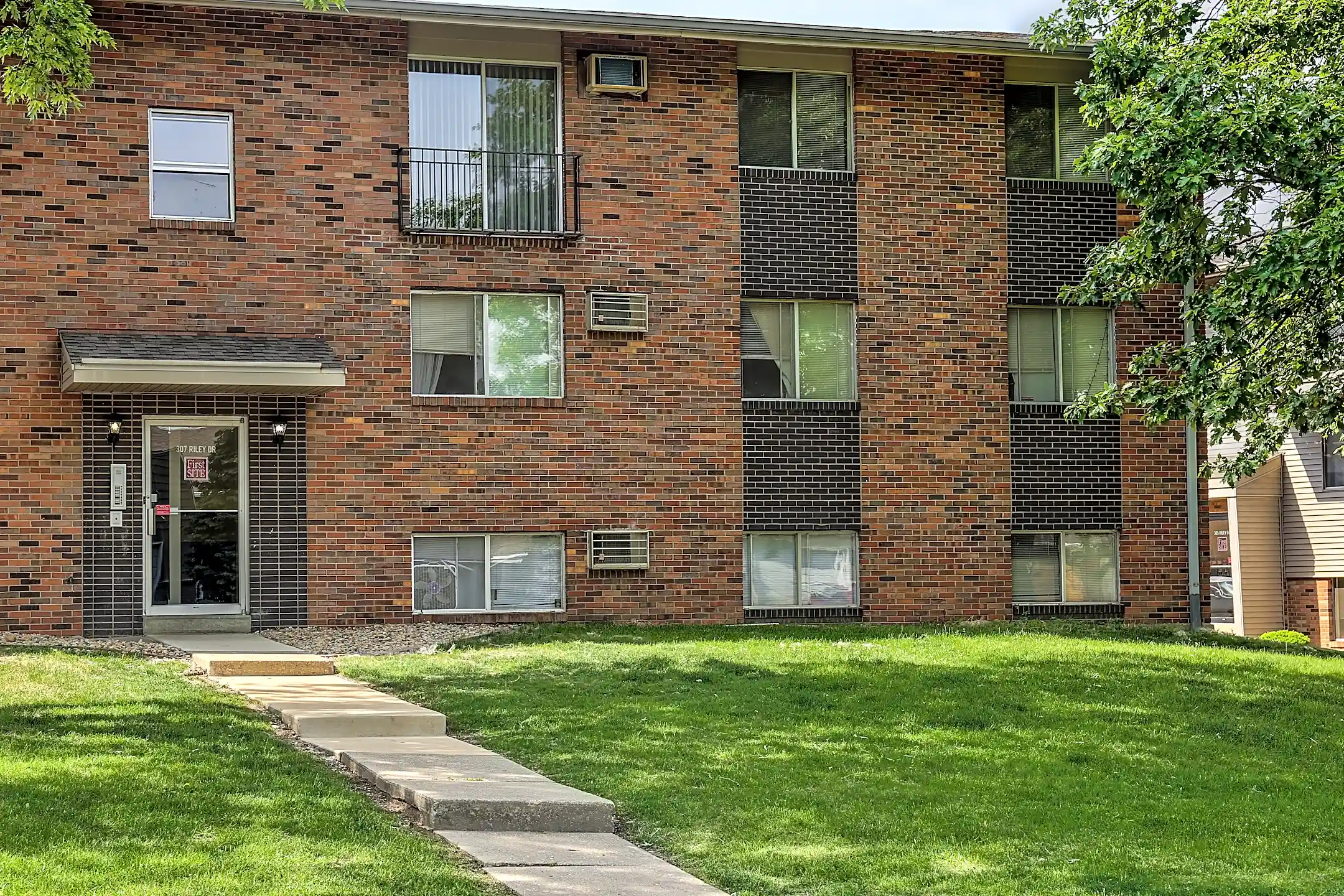 Fairway Apartments 305313 Riley Dr Bloomington, IL Apartments for Rent Rent.