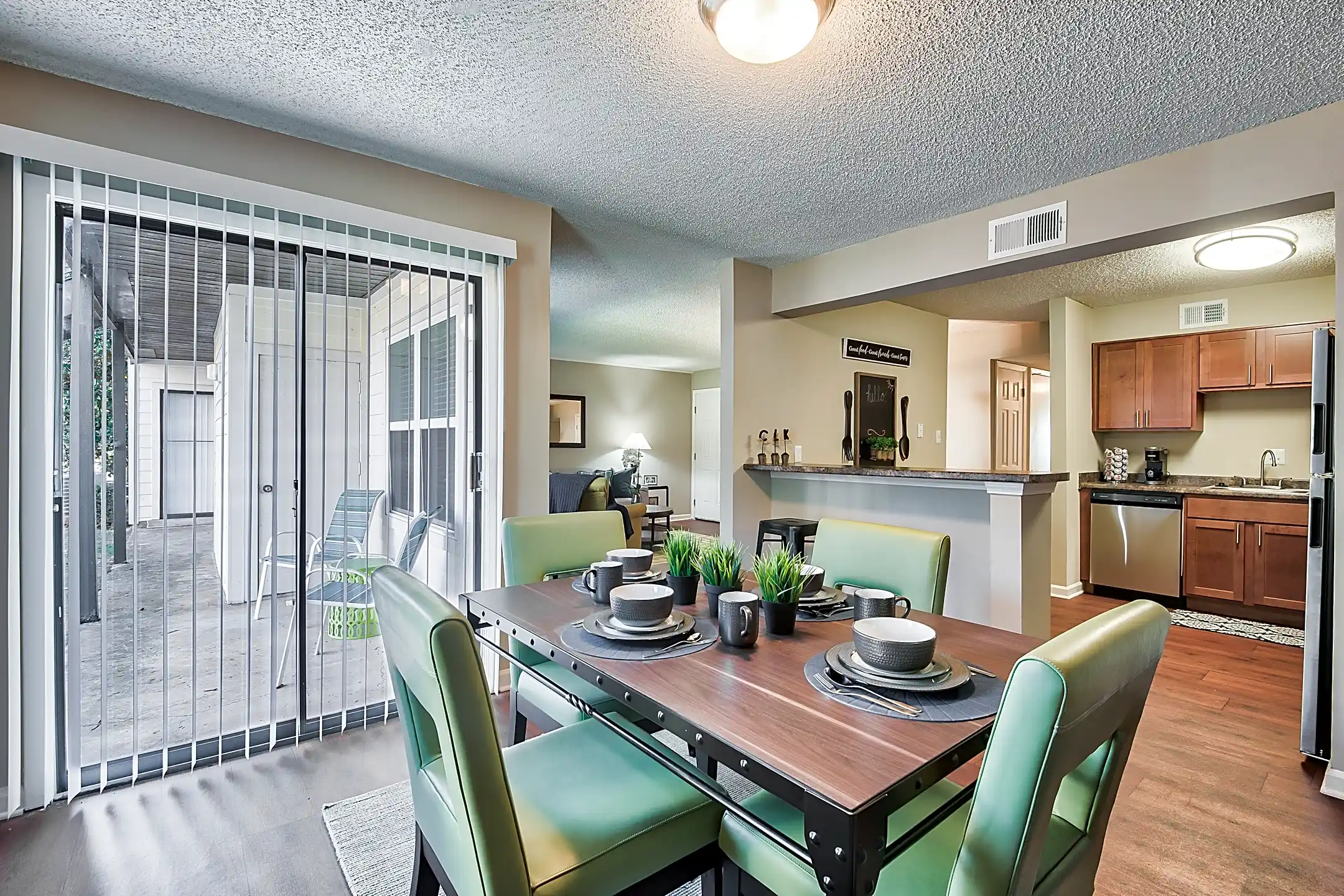 Farmington Gates 2216 Brierbrook Rd Germantown, TN Apartments for