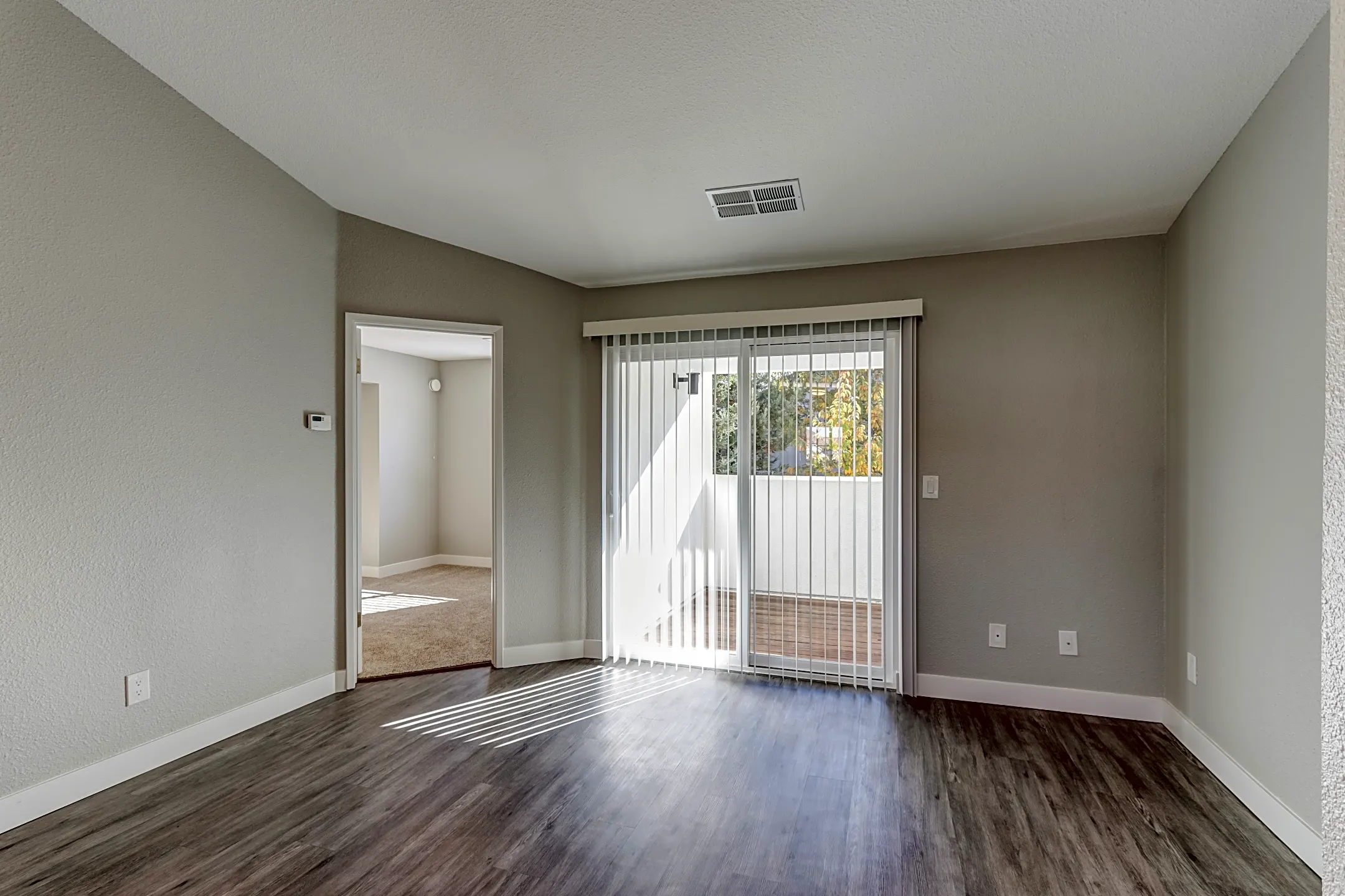 Living Room - Capri Creek Apartments - Petaluma, CA