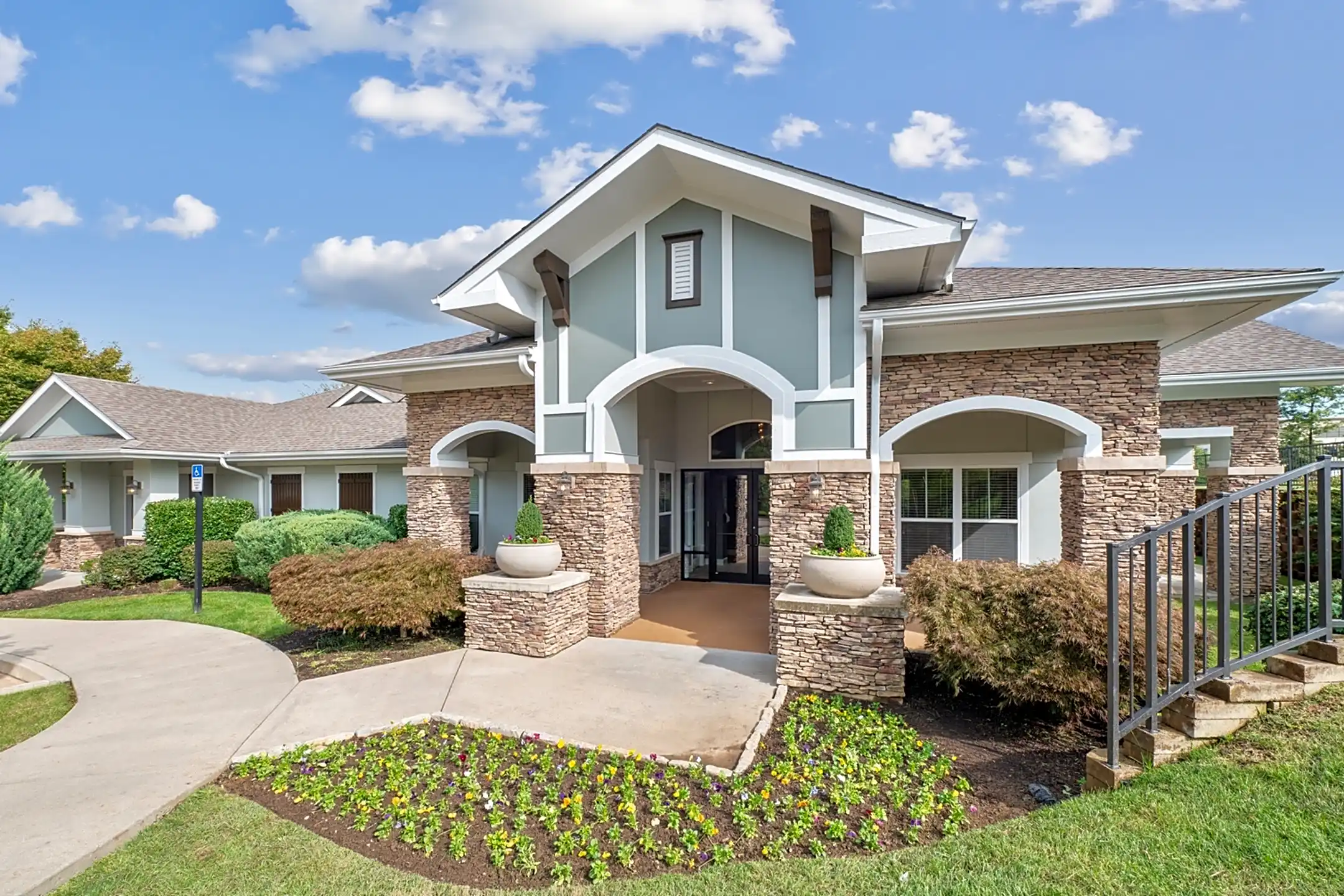 The Retreat at Hamburg Place - Lexington, KY