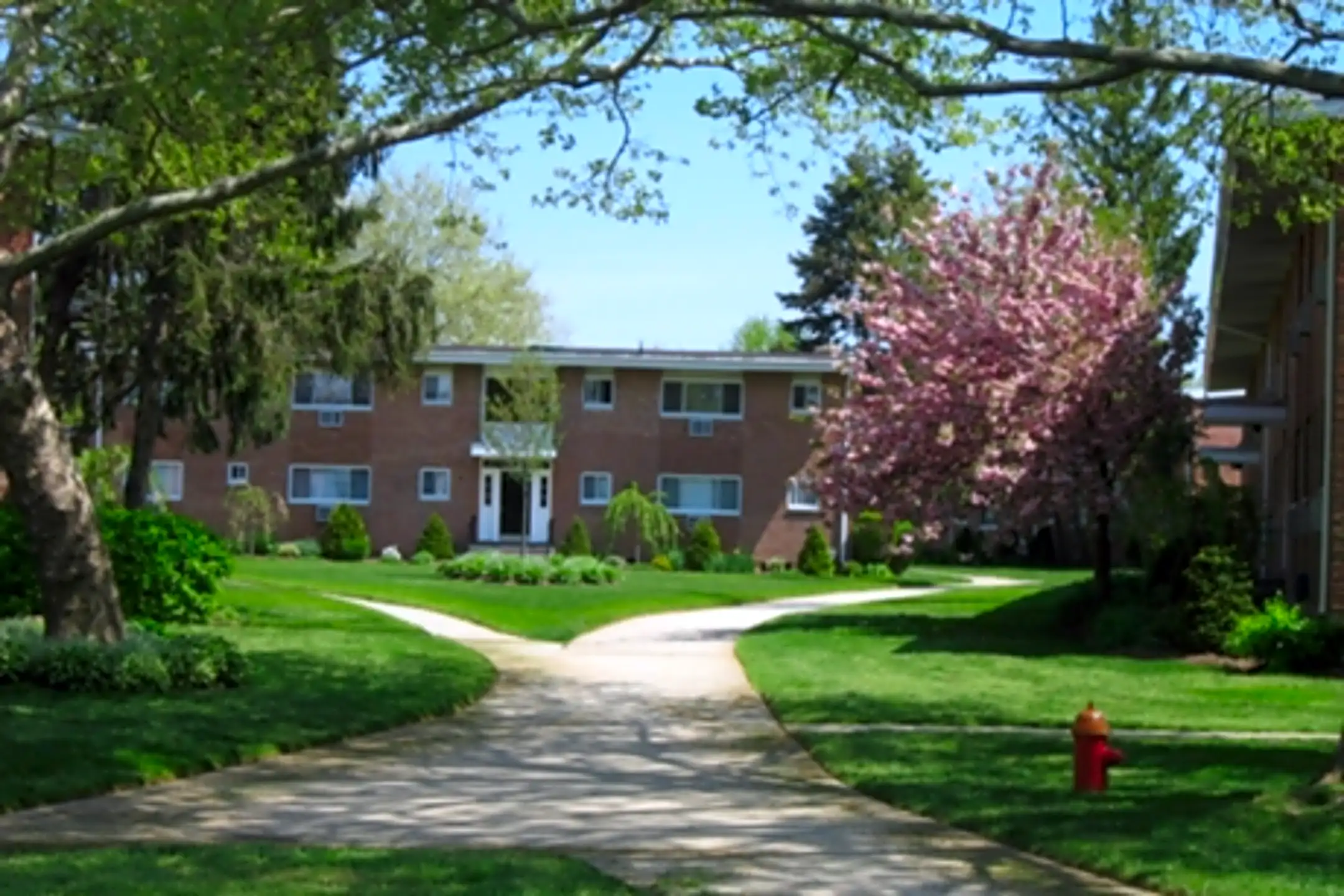 Wildwood & Soundview Garden Apartments Soundview Drive Port Washington, NY Apartments for