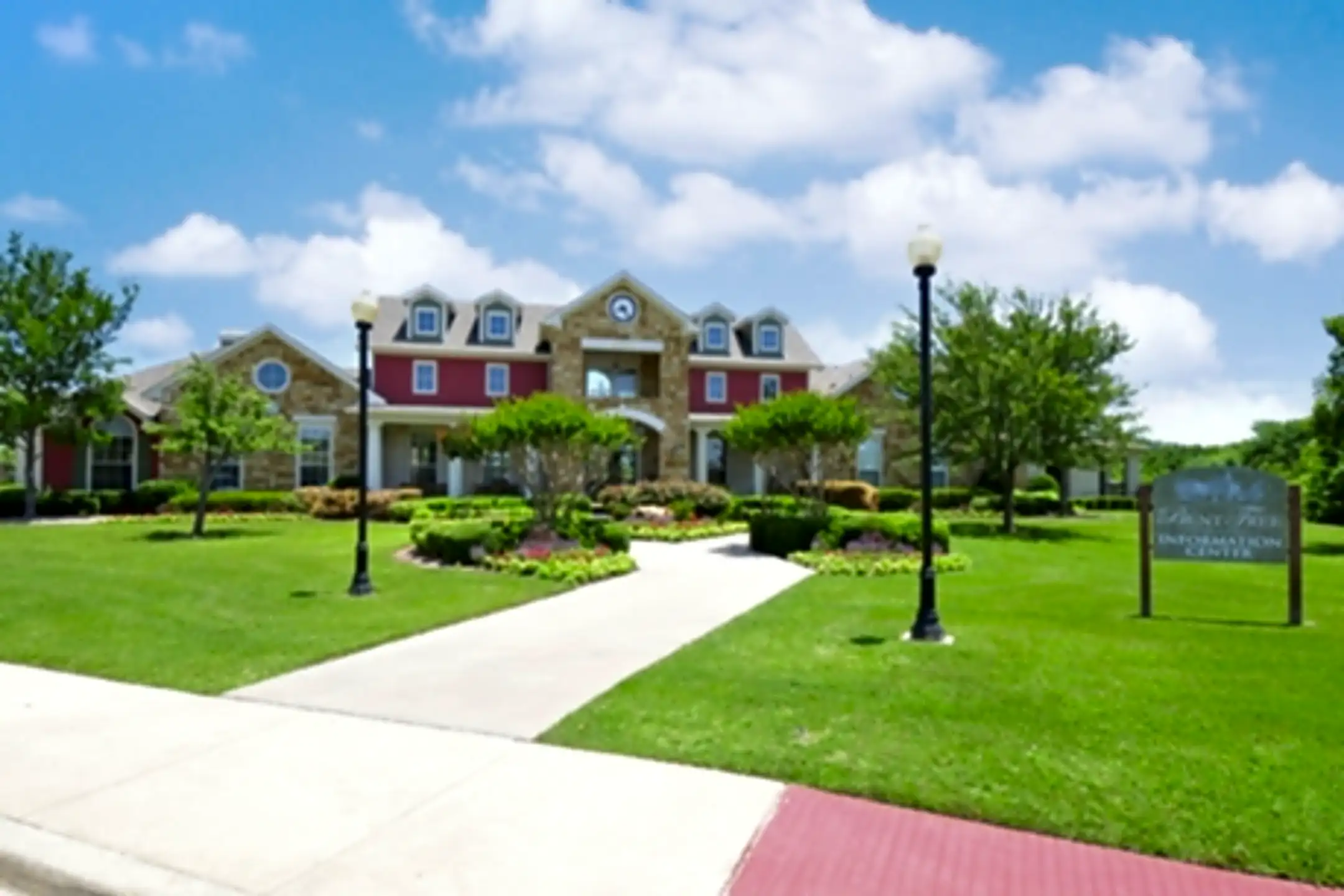 Bent Tree Townhomes 1721 South I35 East Waxahachie, TX Apartments