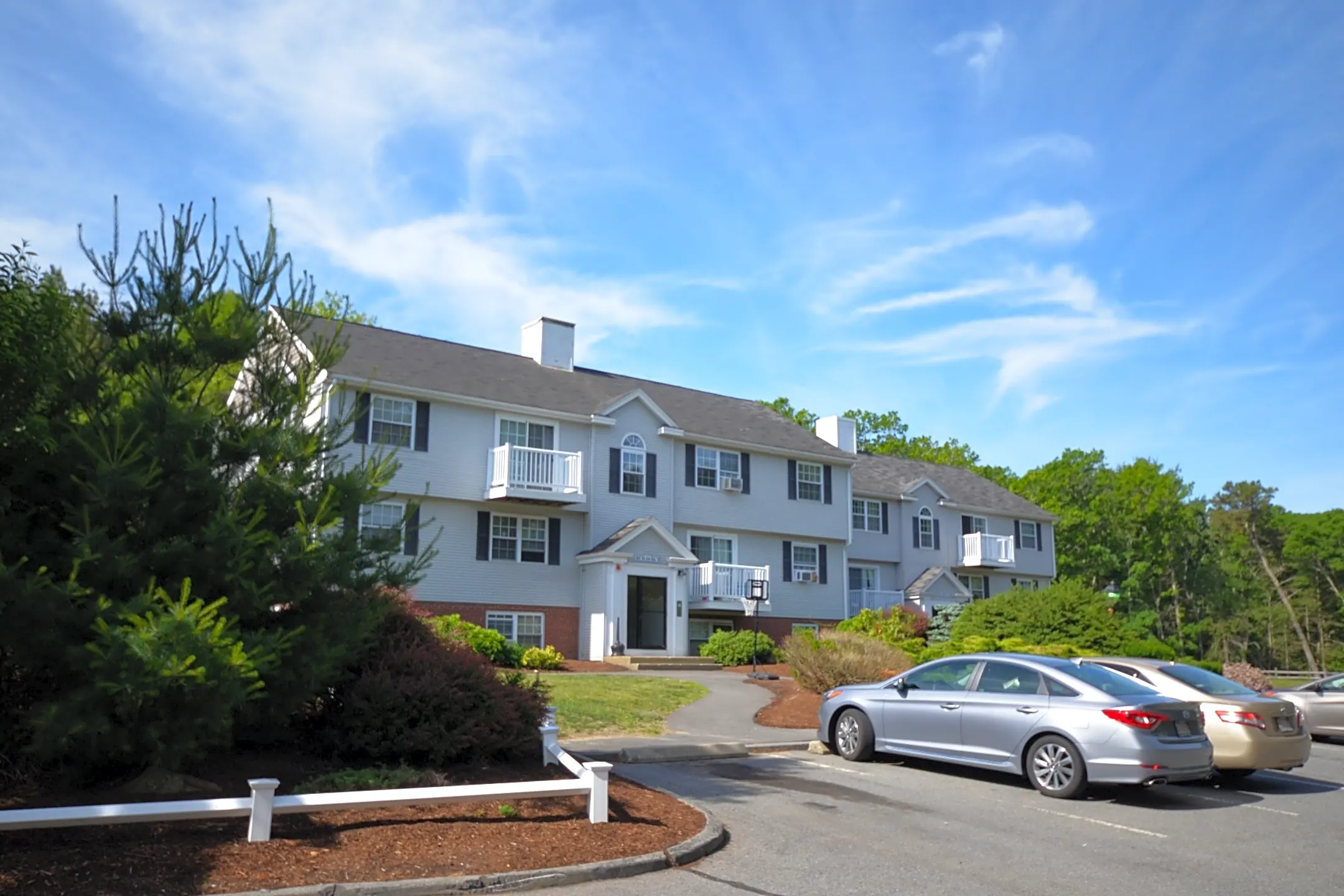 217 Beaver Dam Rd Apartments Plymouth, MA 02360