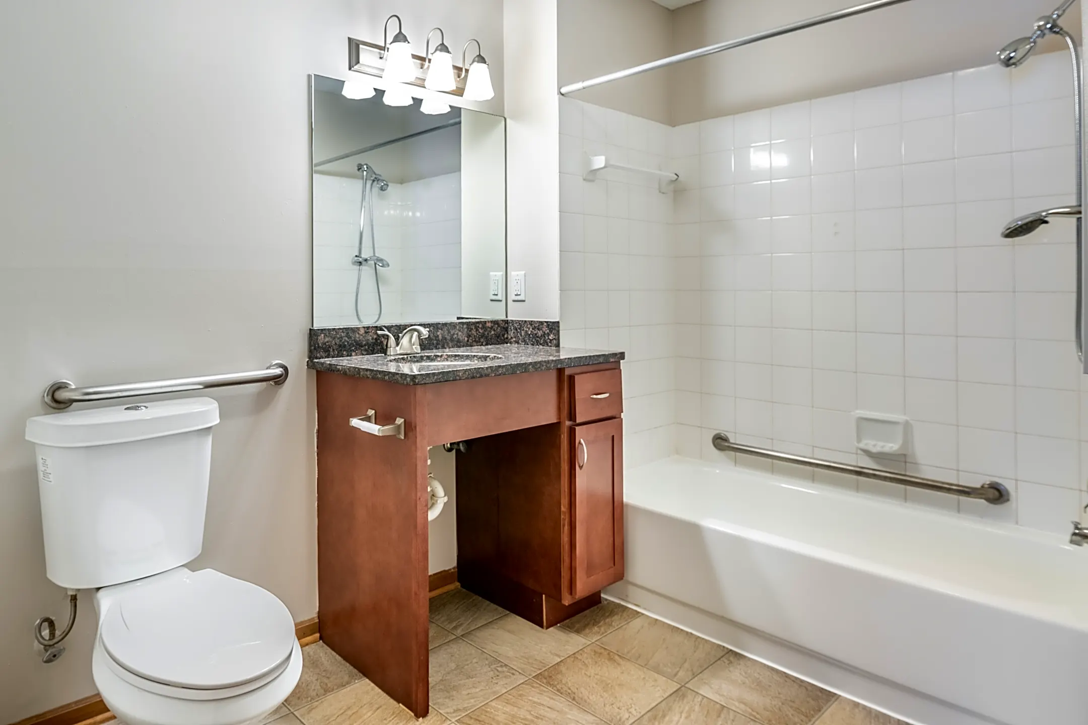 Bathroom - Crosby Pointe - Saint Paul, MN