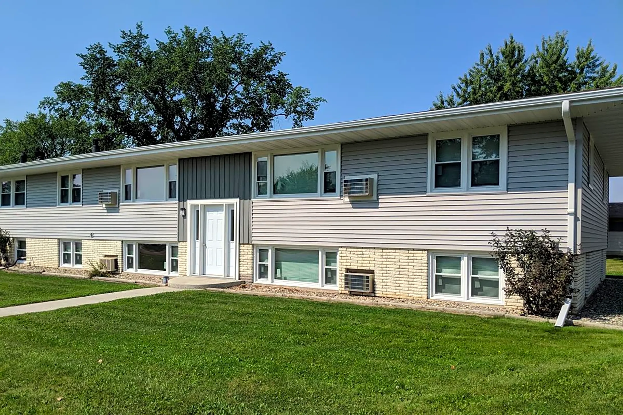 Ridgeview Apartments 606 11th Ave SW Valley City, ND Apartments for