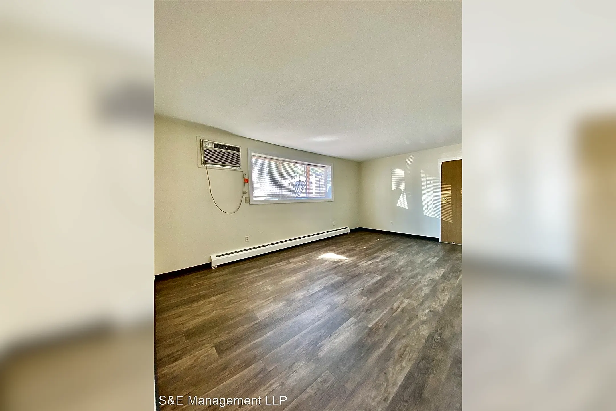 3927 W Broadway Apartments - Robbinsdale, MN 55422