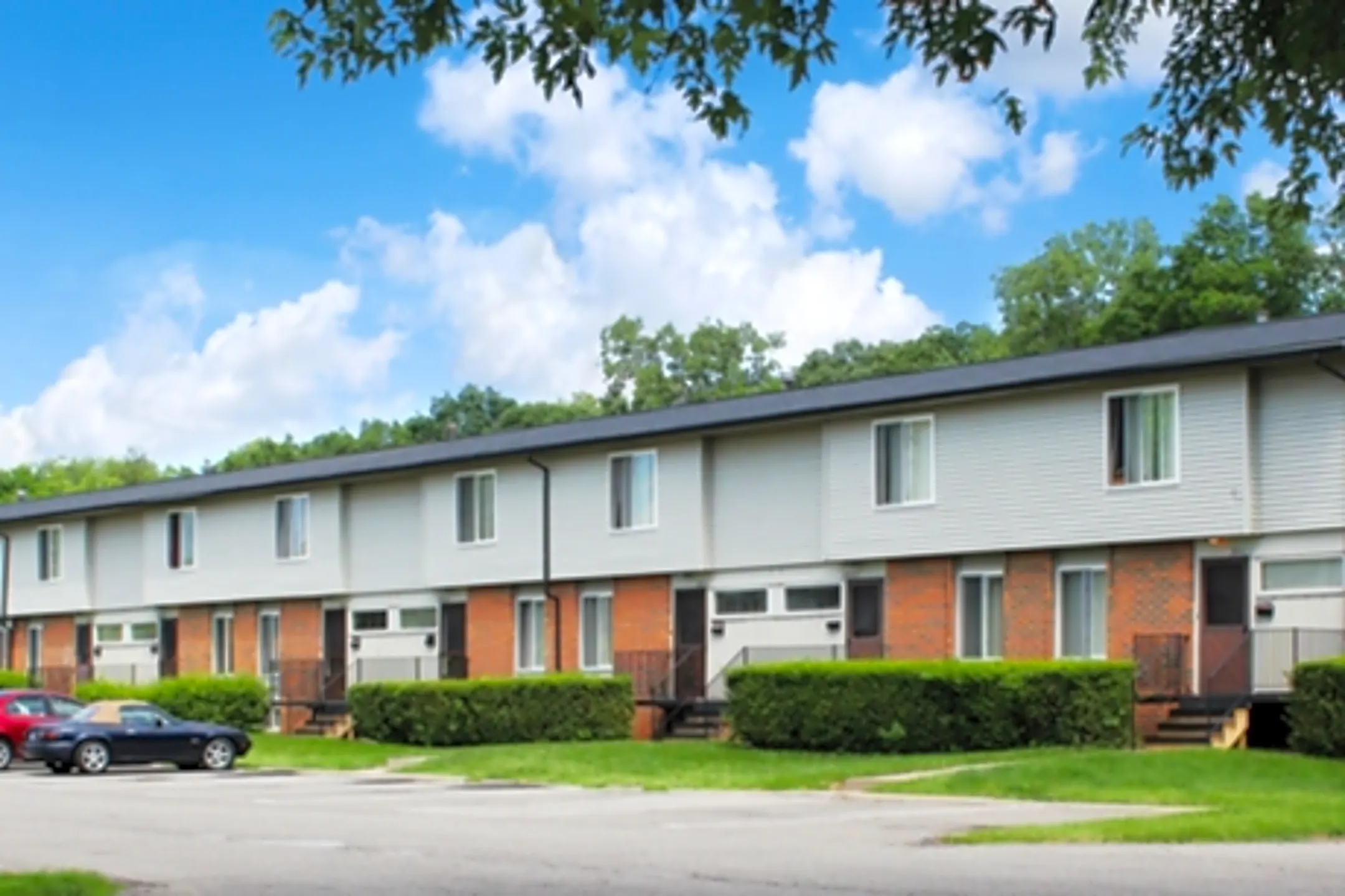 Franklin Hills Apartments & Townhomes 29025 Franklin Hills Dr