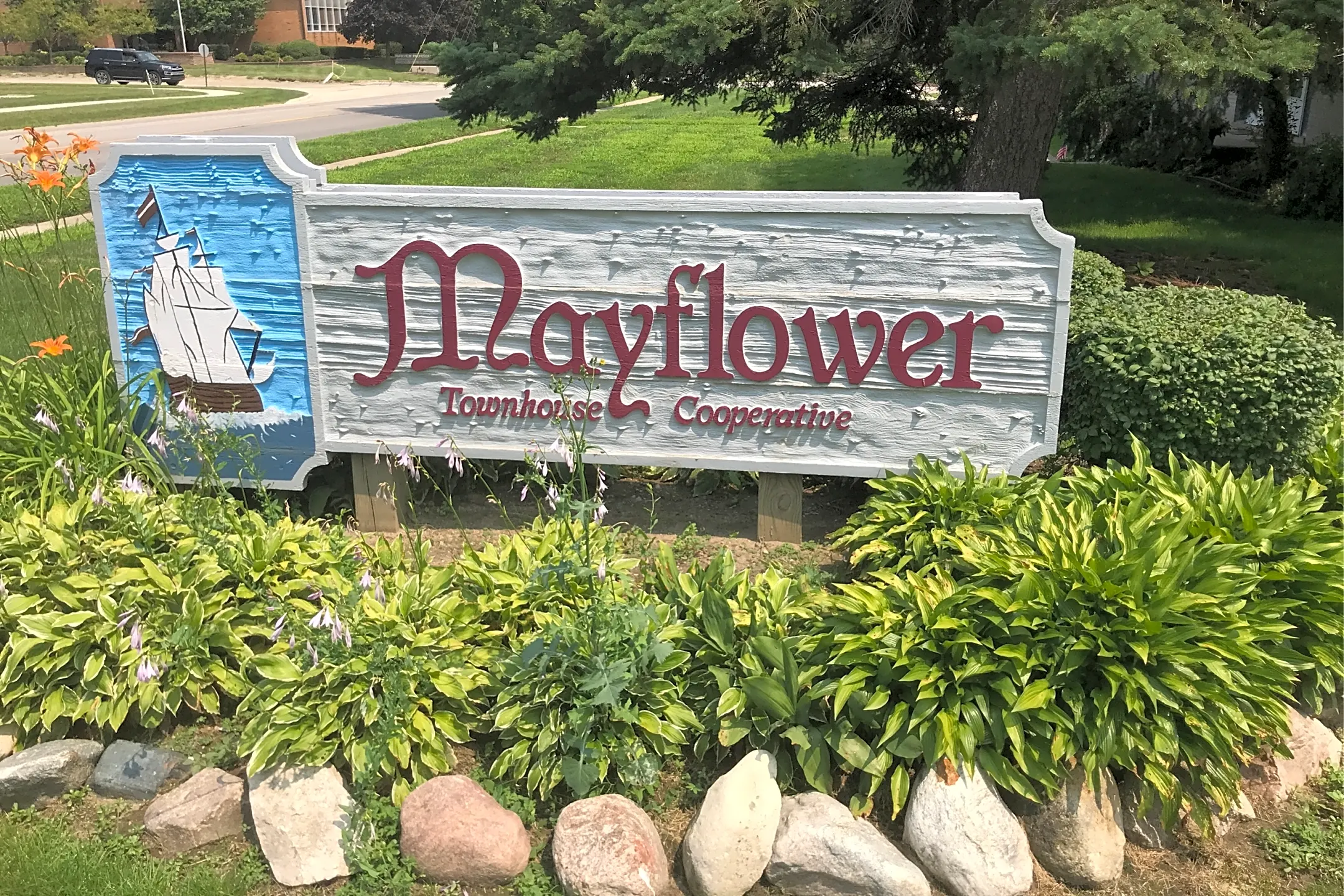 Pool - Mayflower Townhouses Cooperative - Plymouth, MI