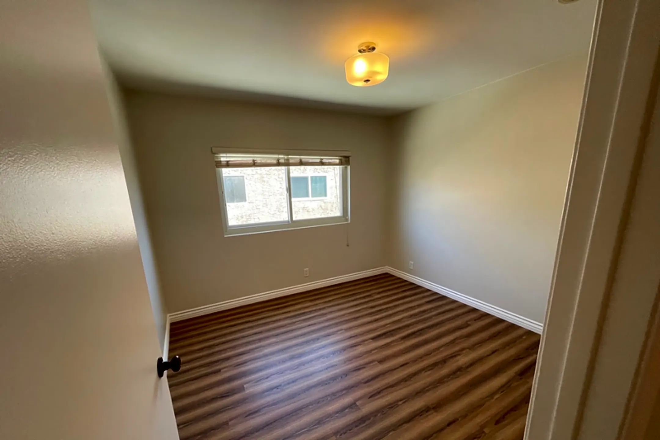 1583 W Jefferson Blvd | Los Angeles, CA Townhomes for Rent | Rent.