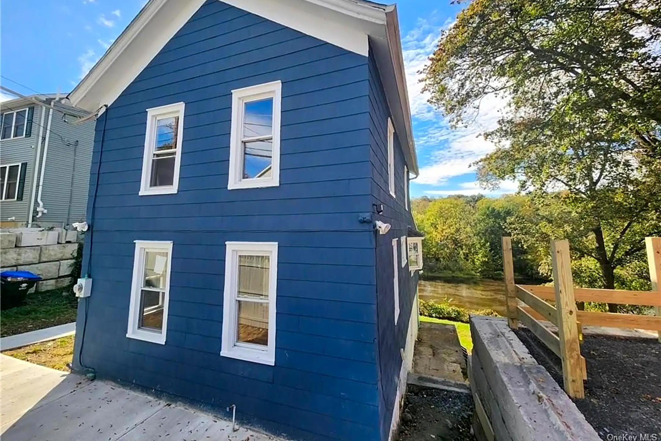 59 Oak St Houses Walden, NY 12586