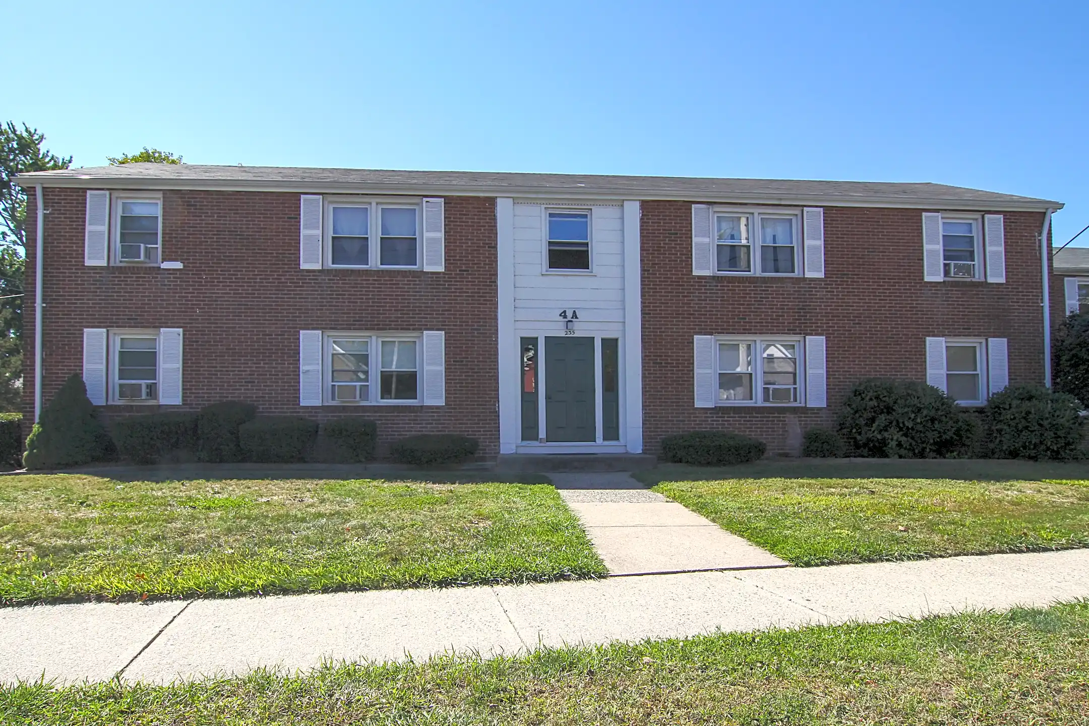 Brookside Commons 235 Main St East Hartford, CT Apartments for Rent