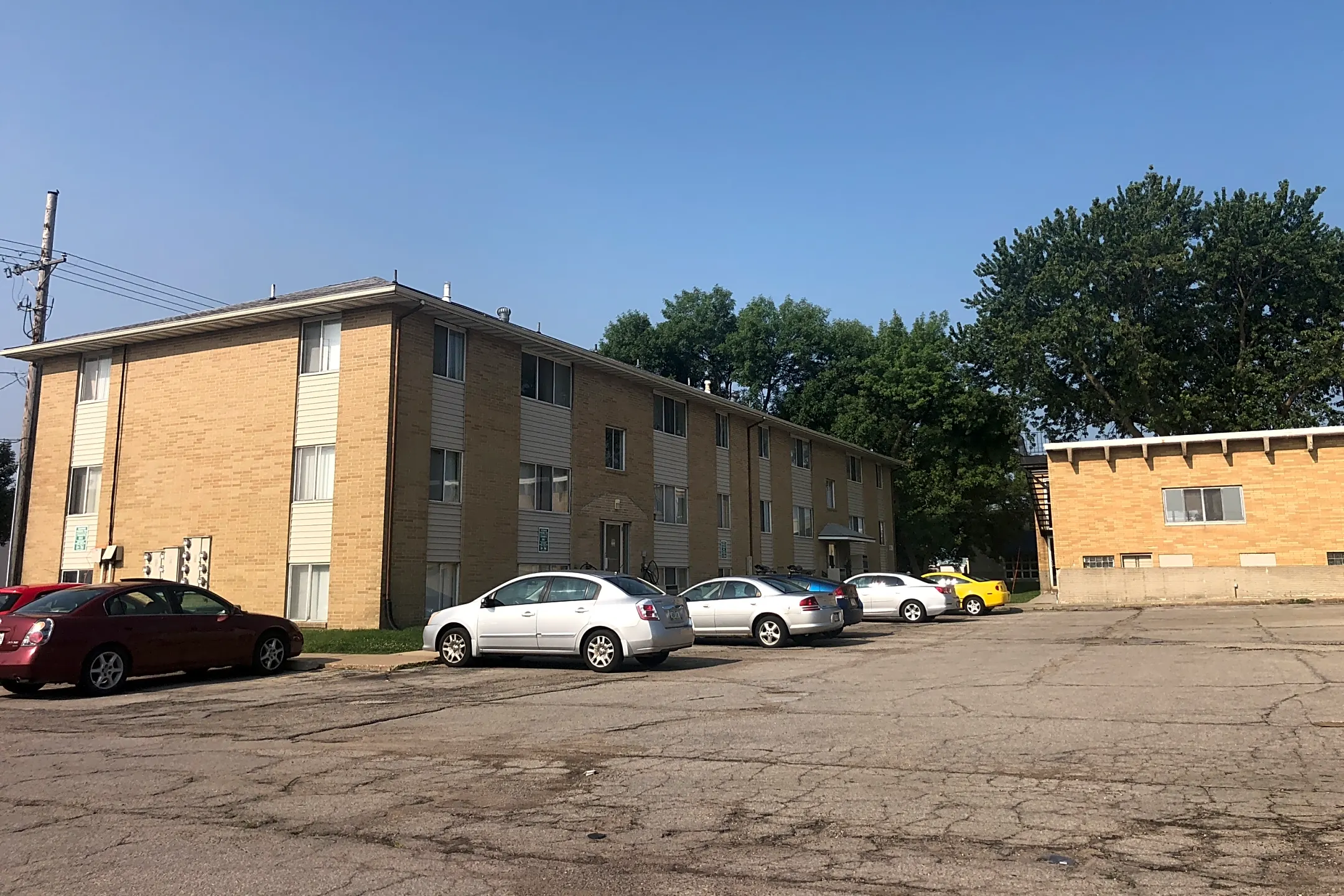 Twixtown Apartments - 105 Southview Dr | Marion, IA for Rent | Rent.