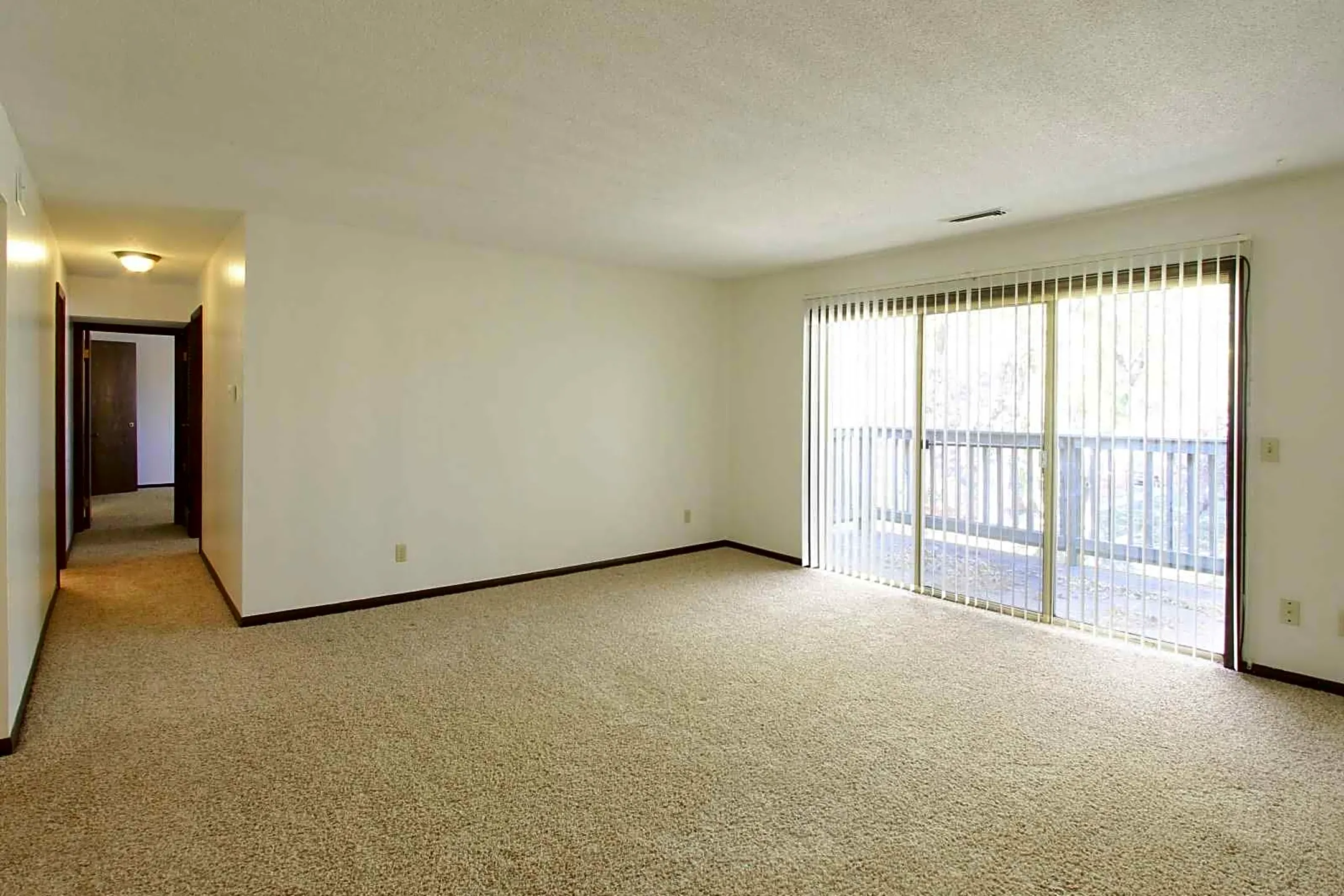 Greenbriar Apartments Council Bluffs