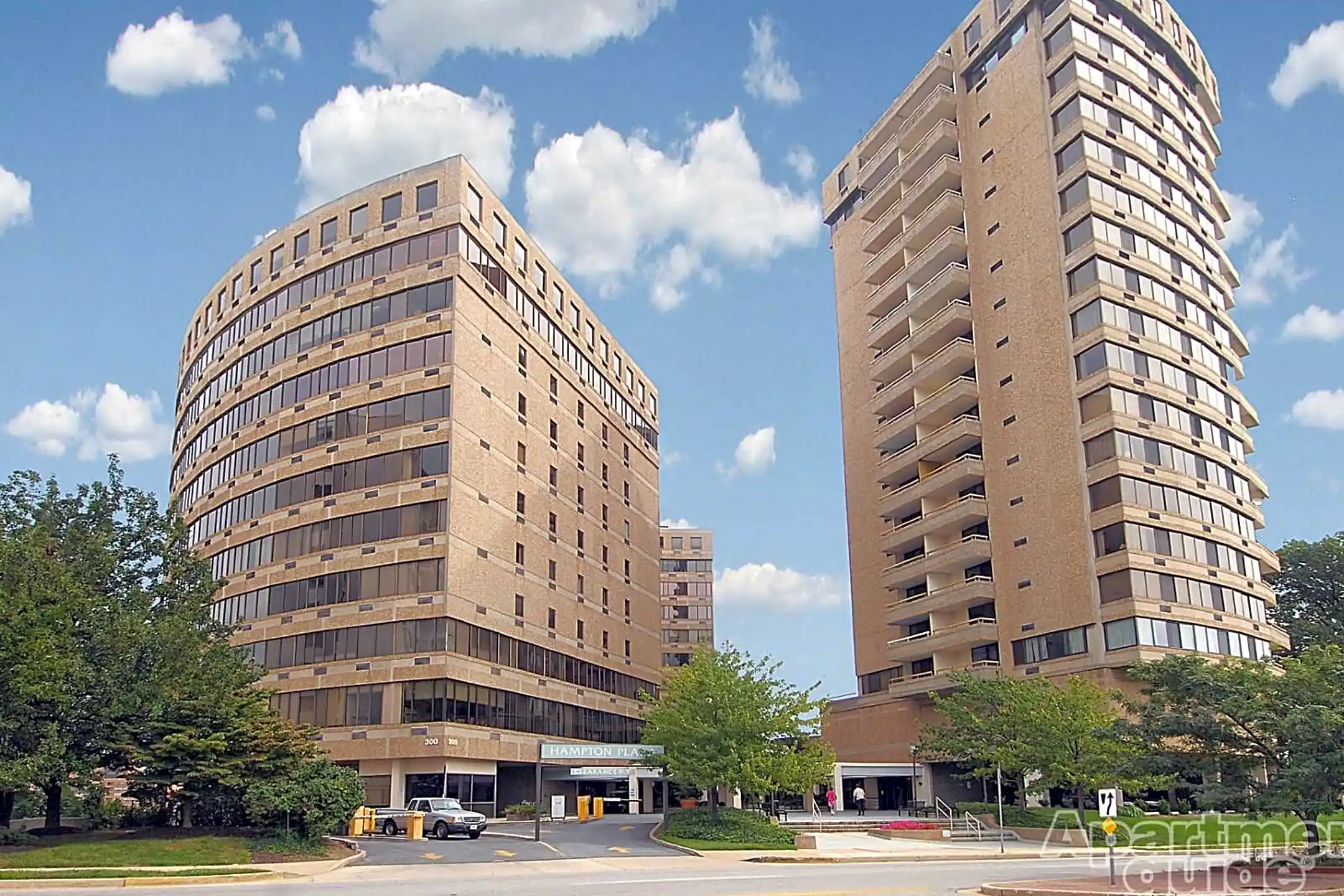 Building - Hampton Plaza Apartments - Towson, MD