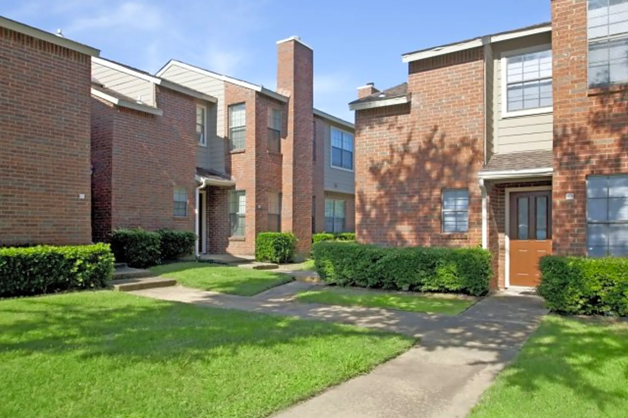 Amberly Village Townhomes - 2735 N Garland Ave | Garland, TX Apartments ...